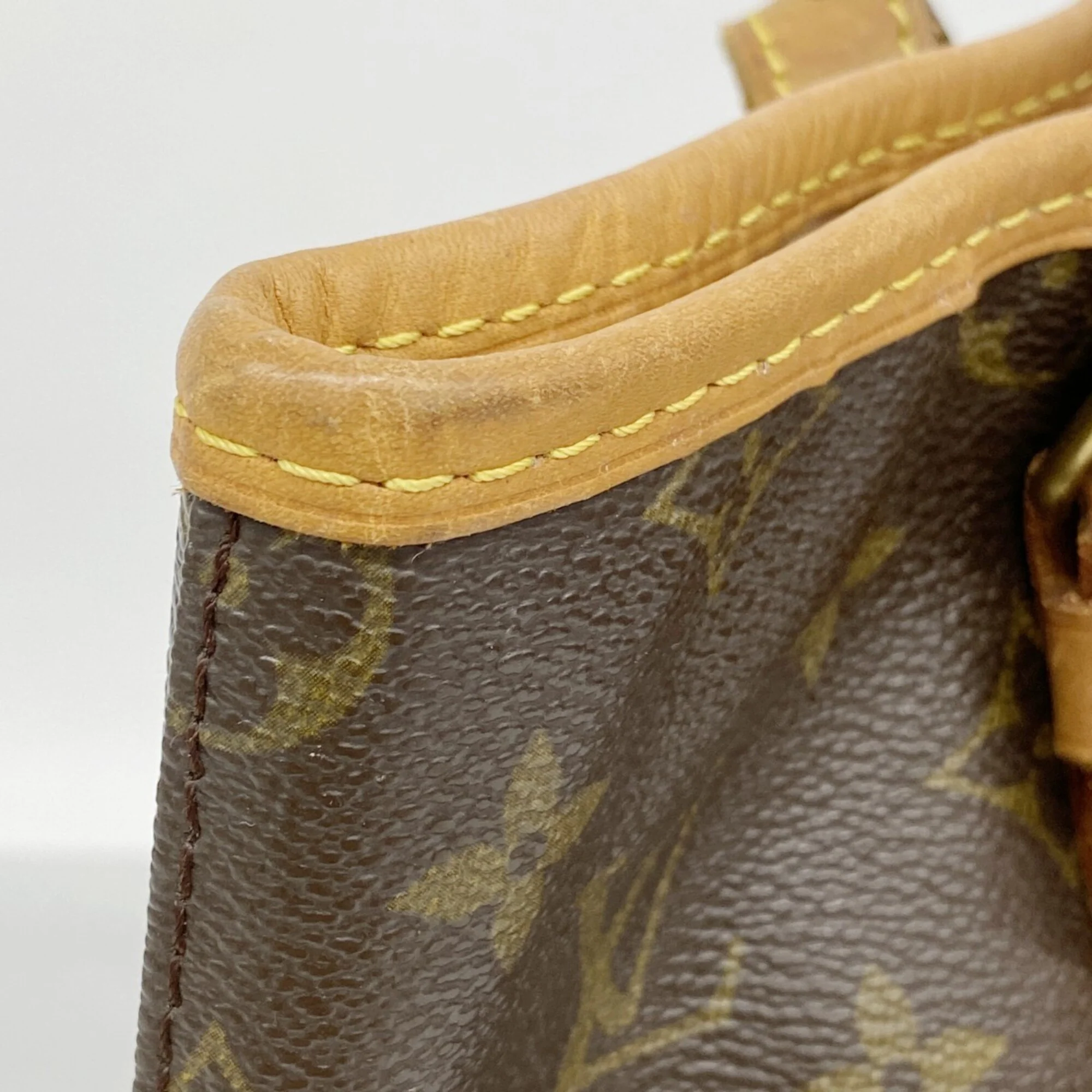 Bucket Bag Monogram Canvas GM - Image 7