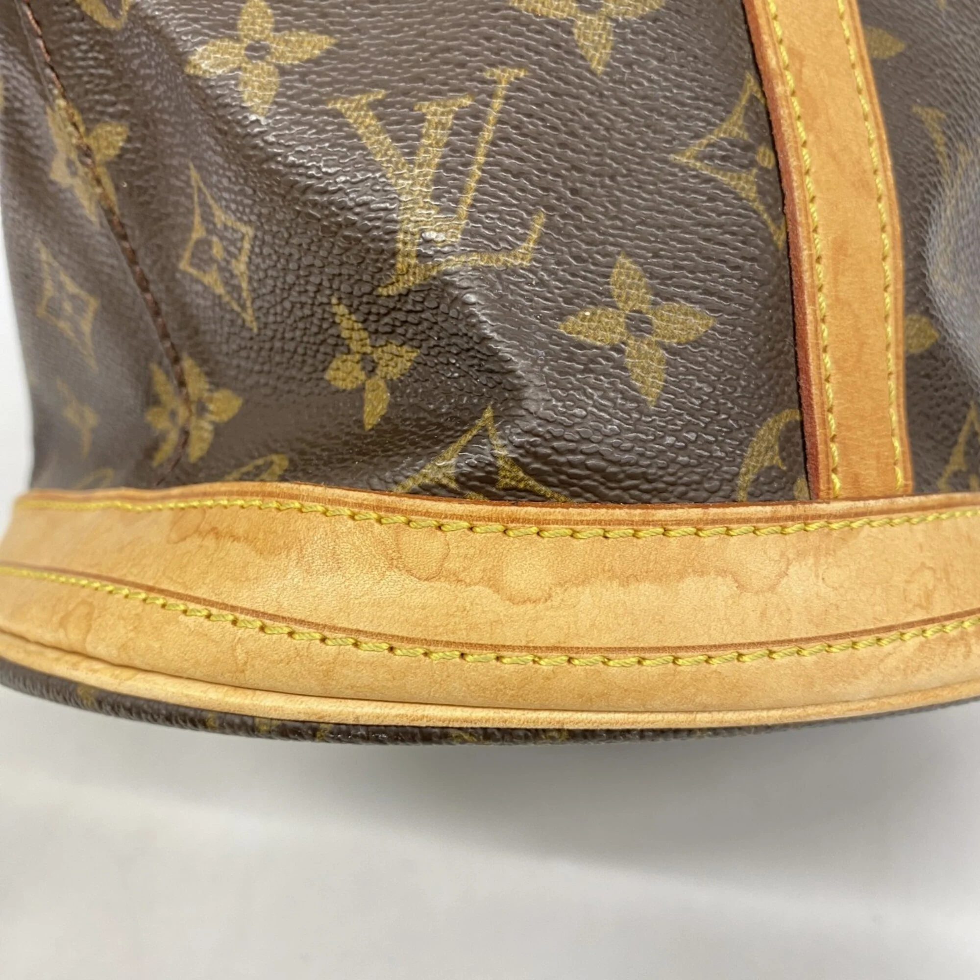 Bucket Bag Monogram Canvas GM - Image 8