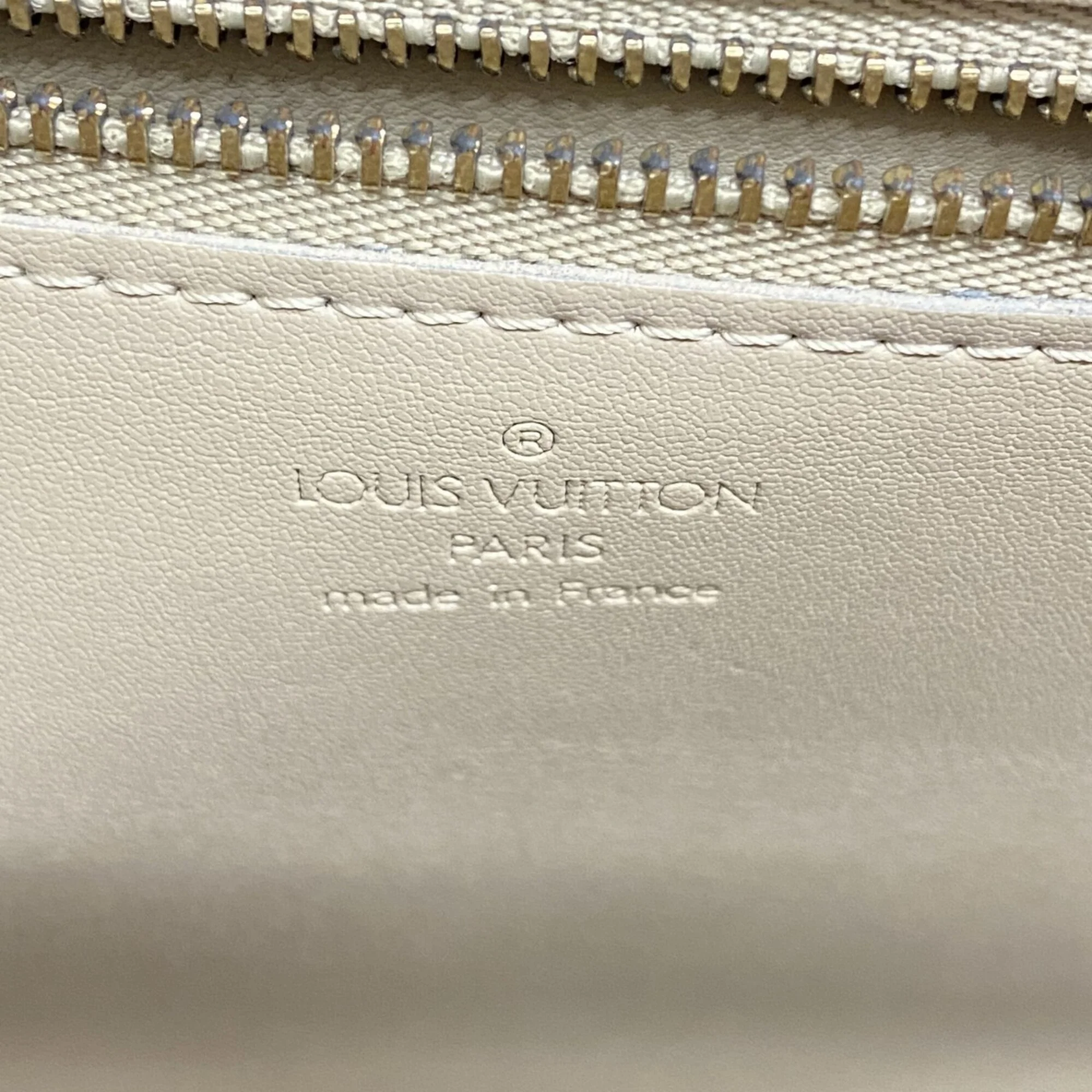 Christie Handbag Monogram Vernis GM - Image 5