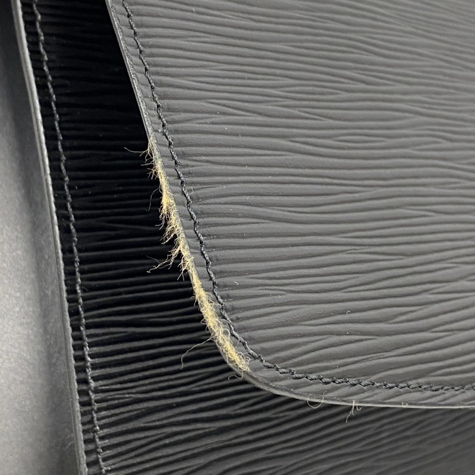 Grenelle Shoulder Bag Epi Leather - Image 7