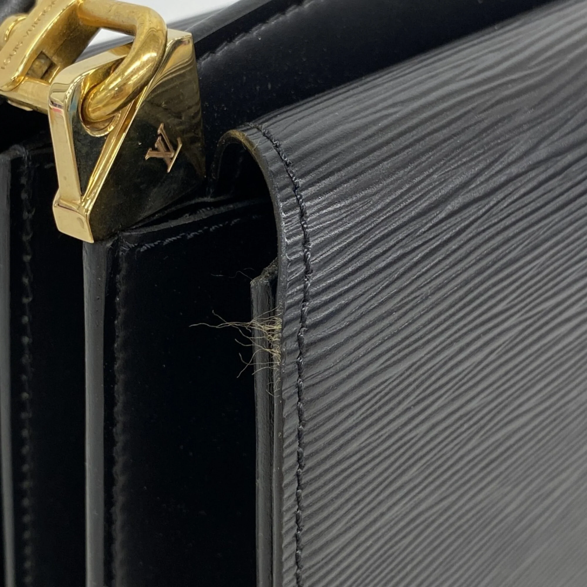 Grenelle Shoulder Bag Epi Leather - Image 8