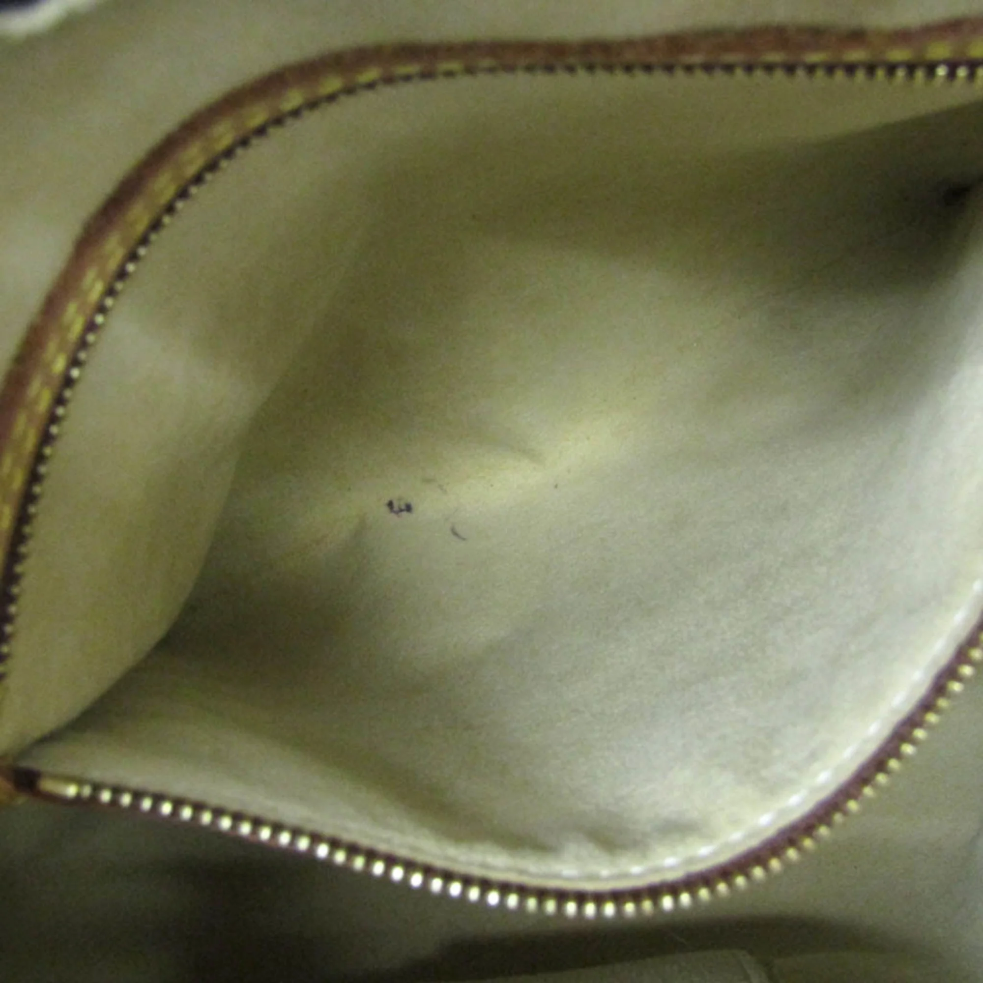 Looping Handbag Monogram Canvas GM - Image 4
