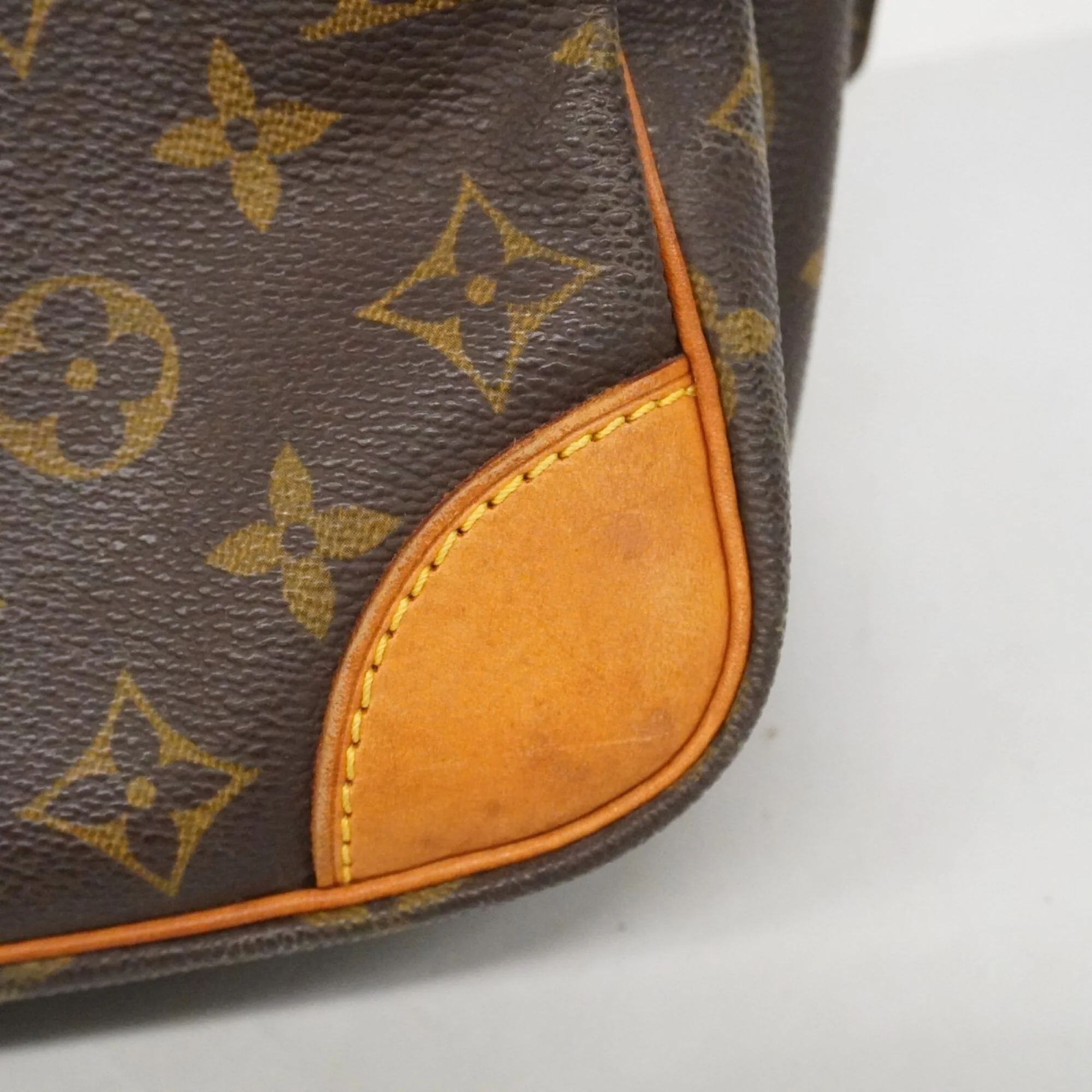Nil Messenger Bag Monogram Canvas 28 - Image 7