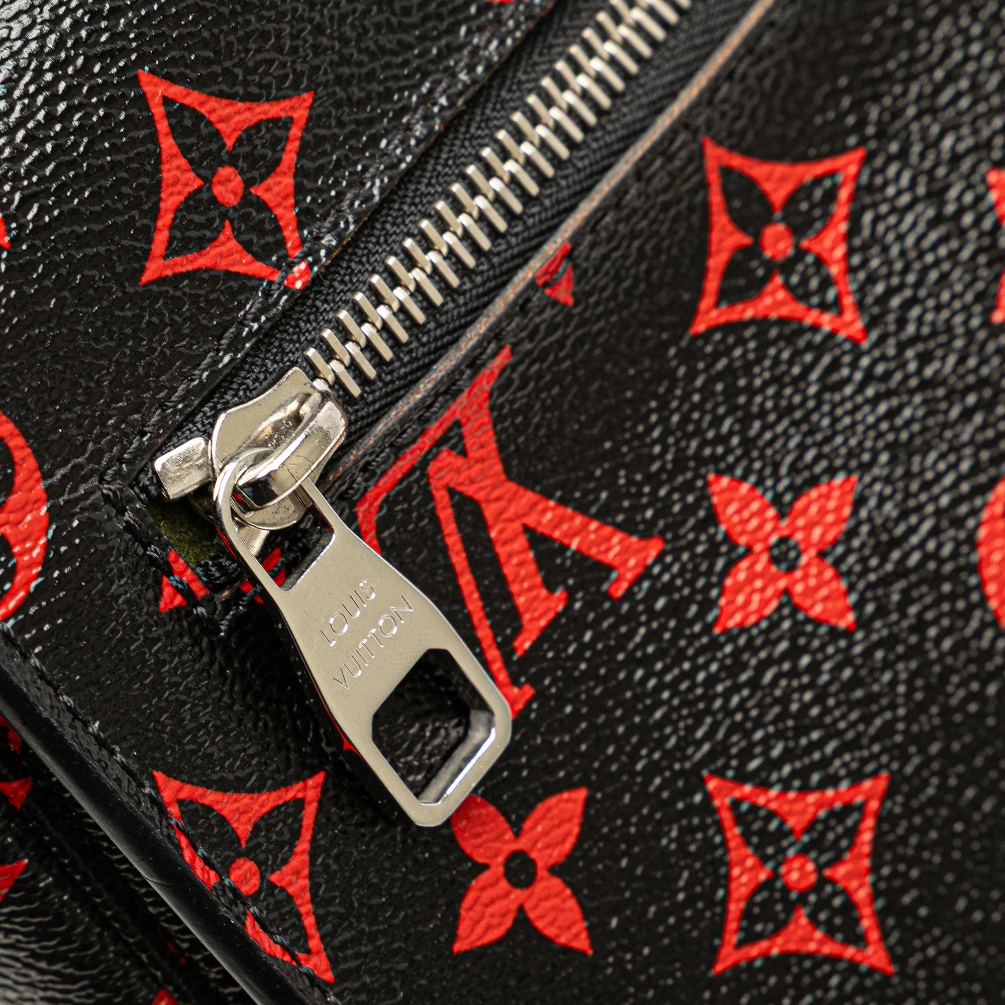 Pochette Metis Limited Edition Monogram Infrarouge - Image 8