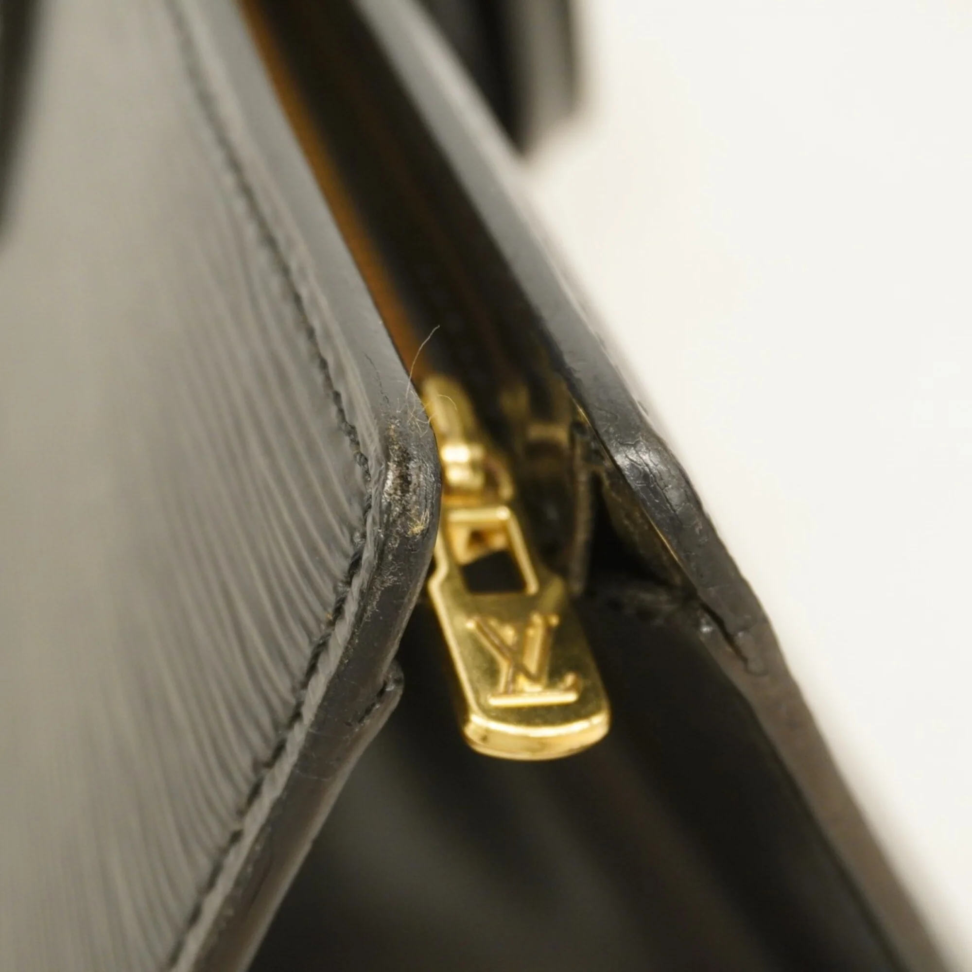 Sac Triangle Handbag Epi Leather - Image 7