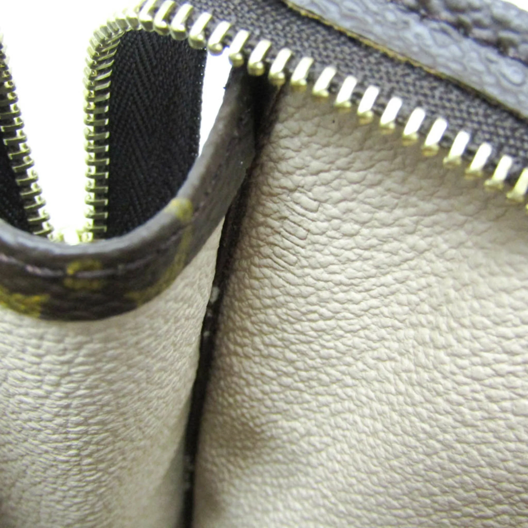 Toiletry Pouch Monogram Canvas 26 - Image 9