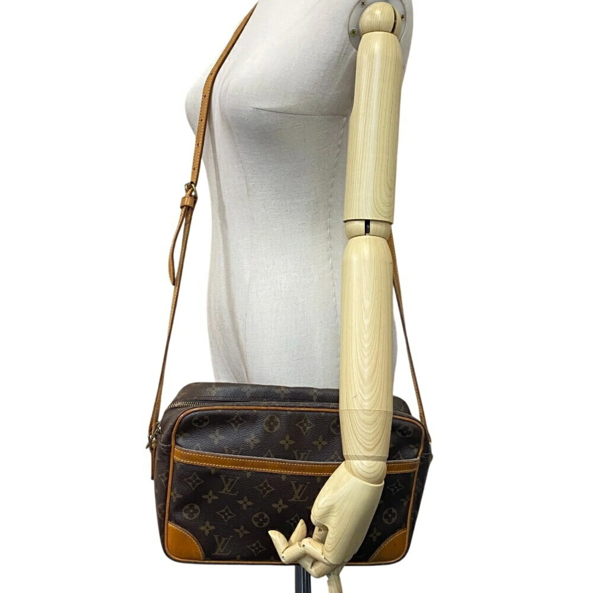 Trocadero Handbag Monogram Canvas 30 - Image 7