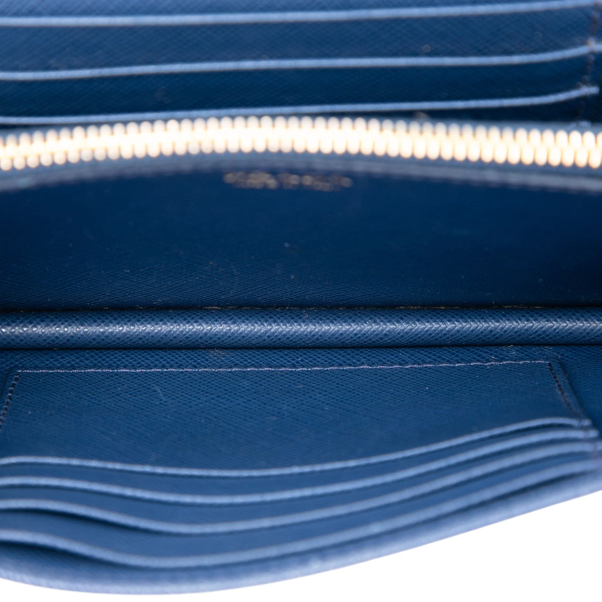 Chain Wallet Crossbody Saffiano Leather - Image 4