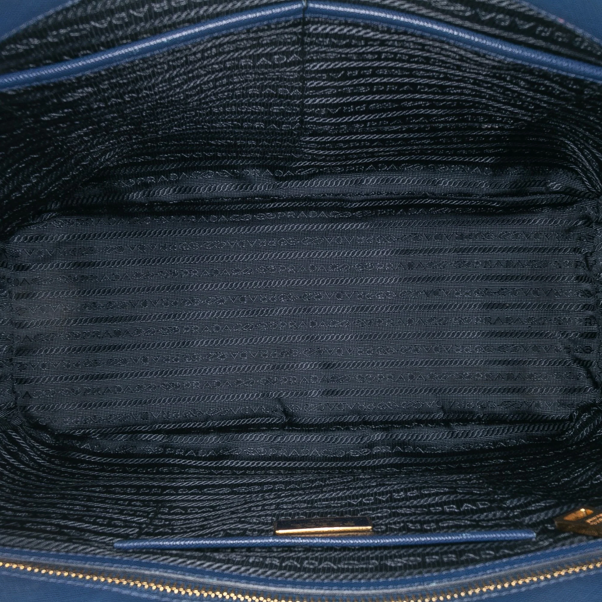Double Zip Lux Tote Saffiano Leather Large - Image 4