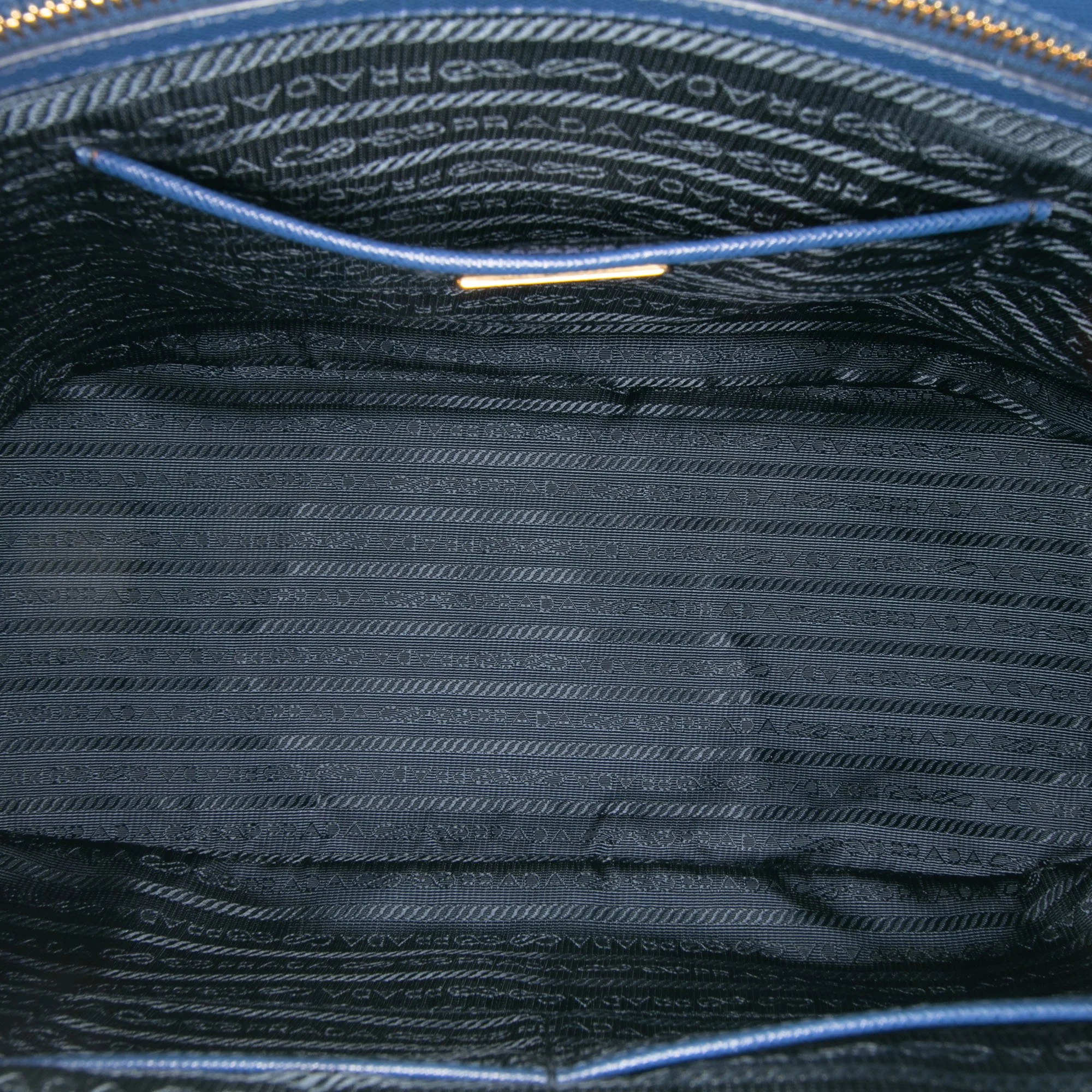 Double Zip Lux Tote Saffiano Leather Large - Image 4