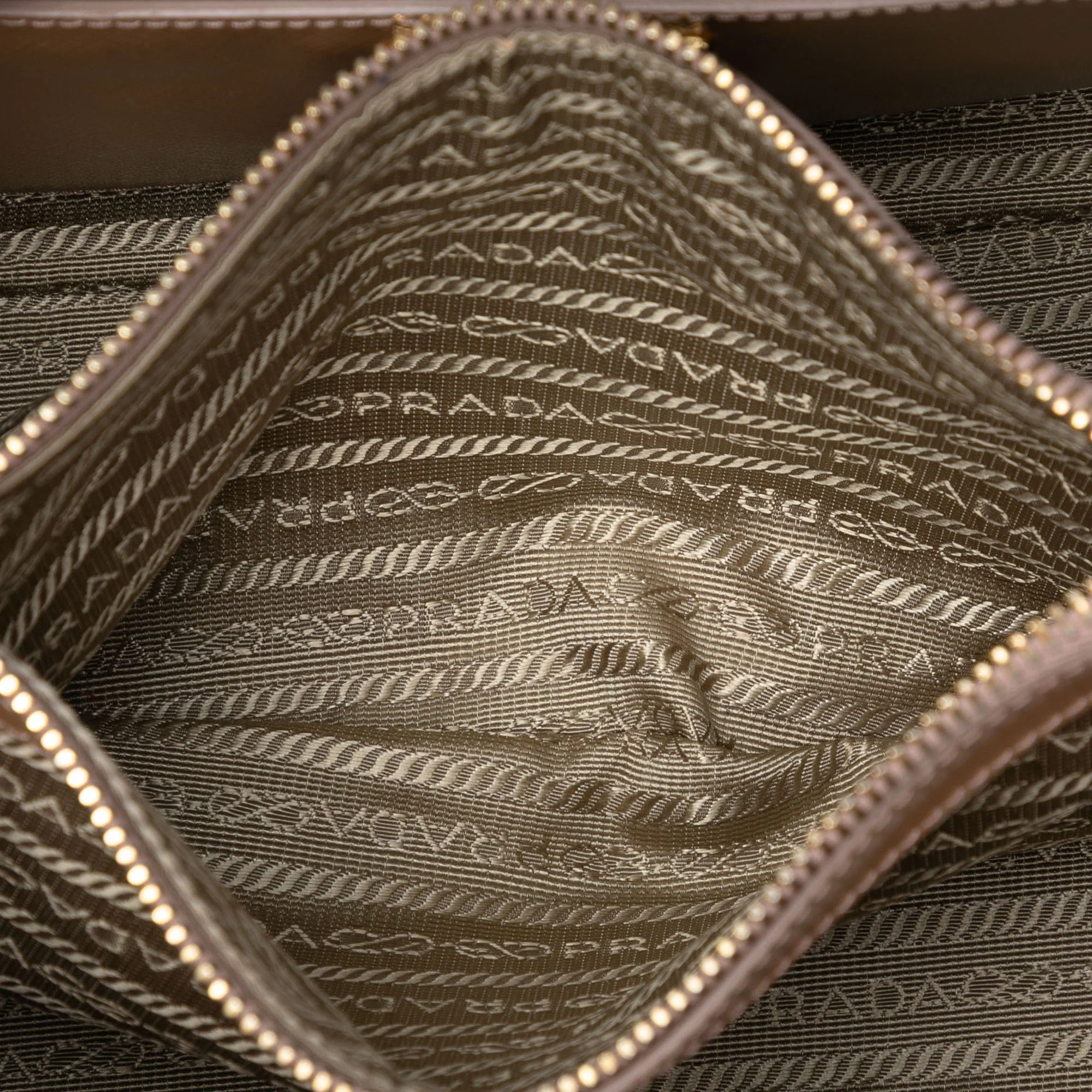 Promenade Bag Saffiano Leather Medium - Image 4