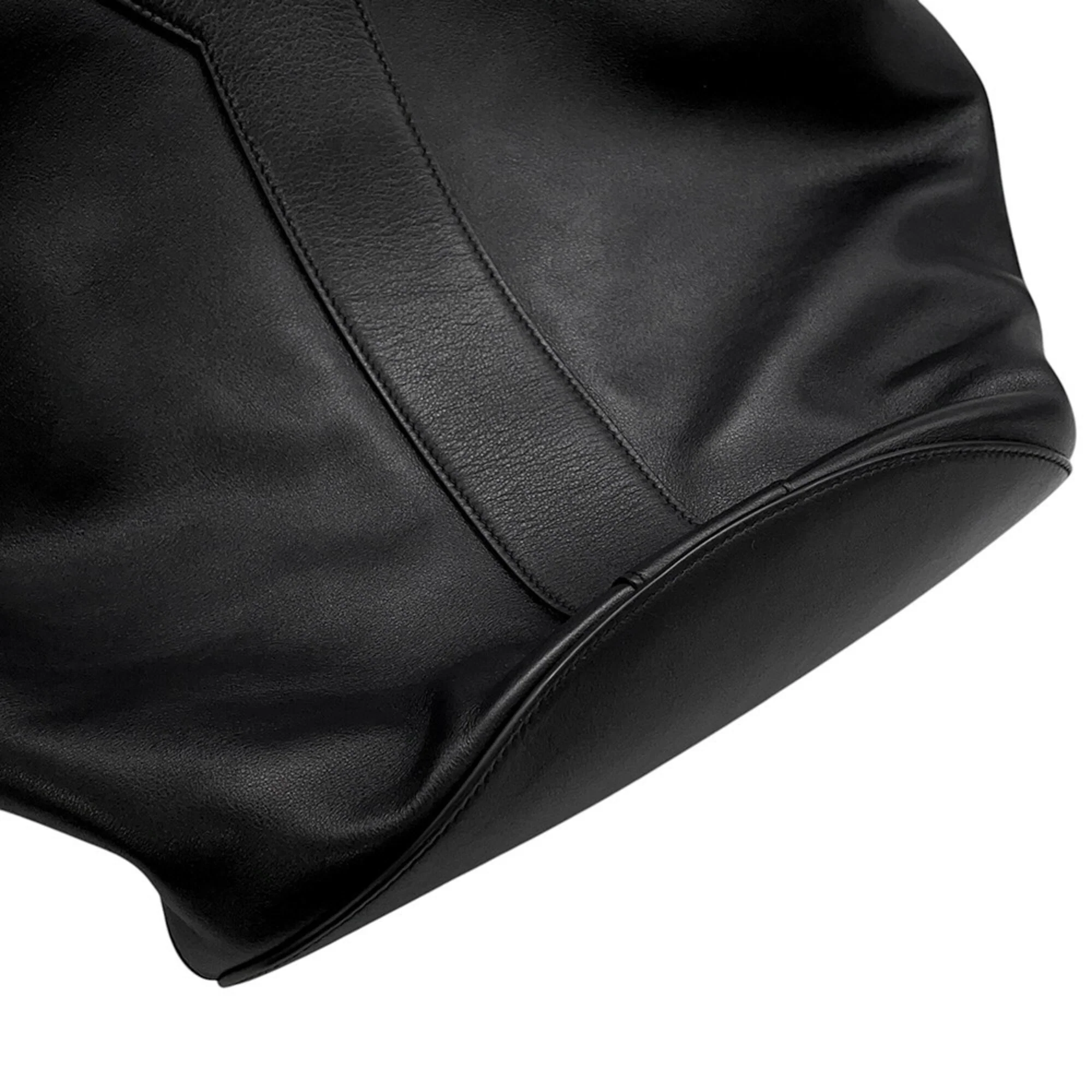 Y Tote Leather Medium - Image 7