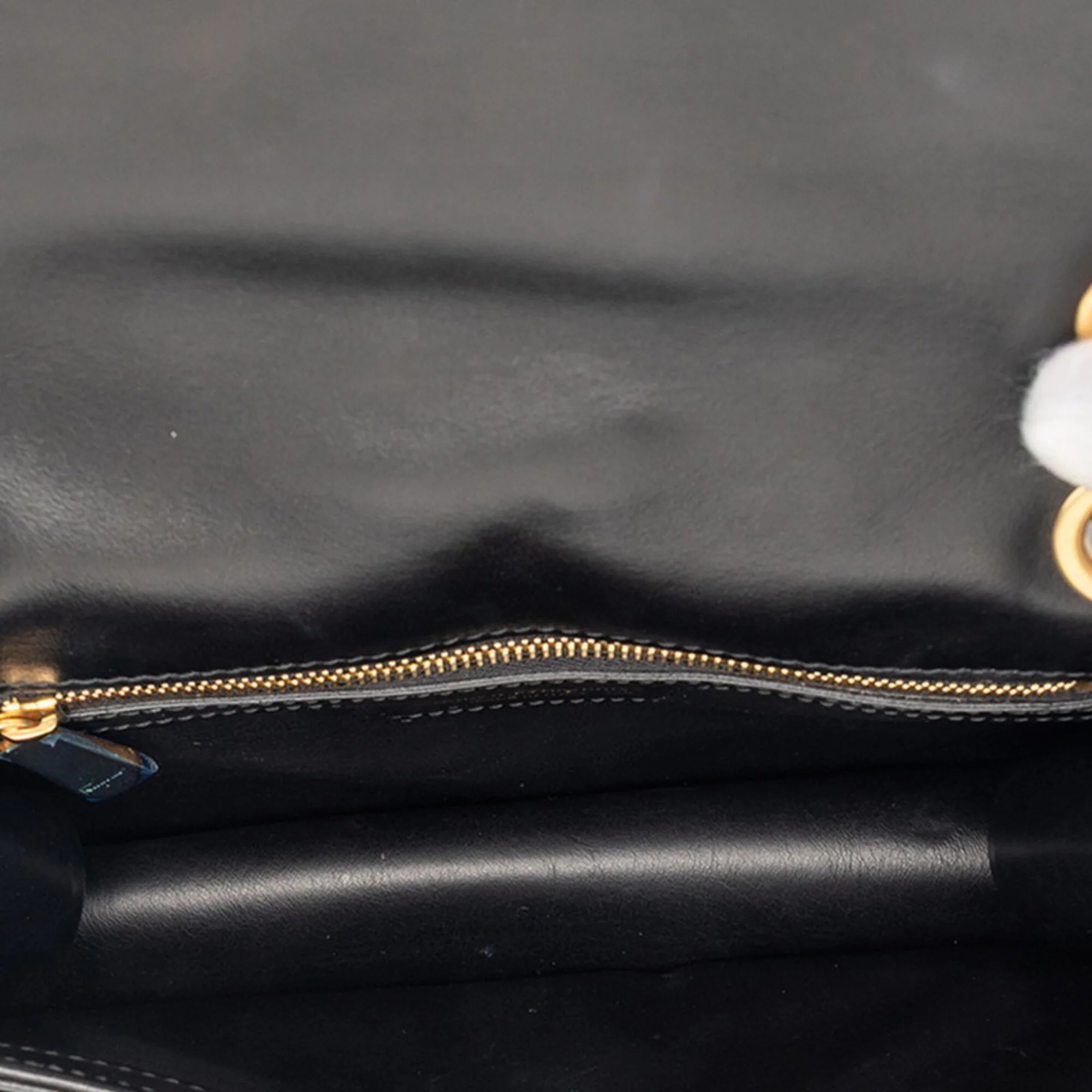 Gancini Turnlock Flap Bag Gancini Quilted Leather Medium - Image 4