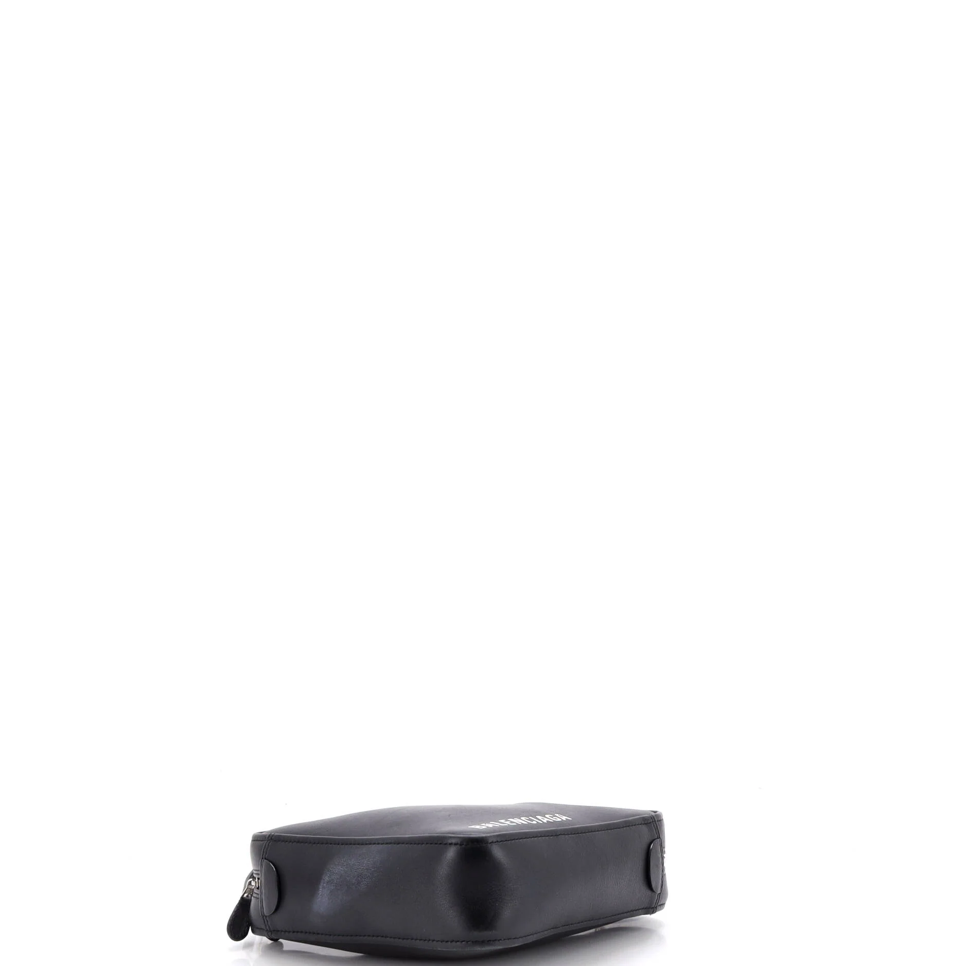Triangle Duffle Bag Leather Small - Image 4