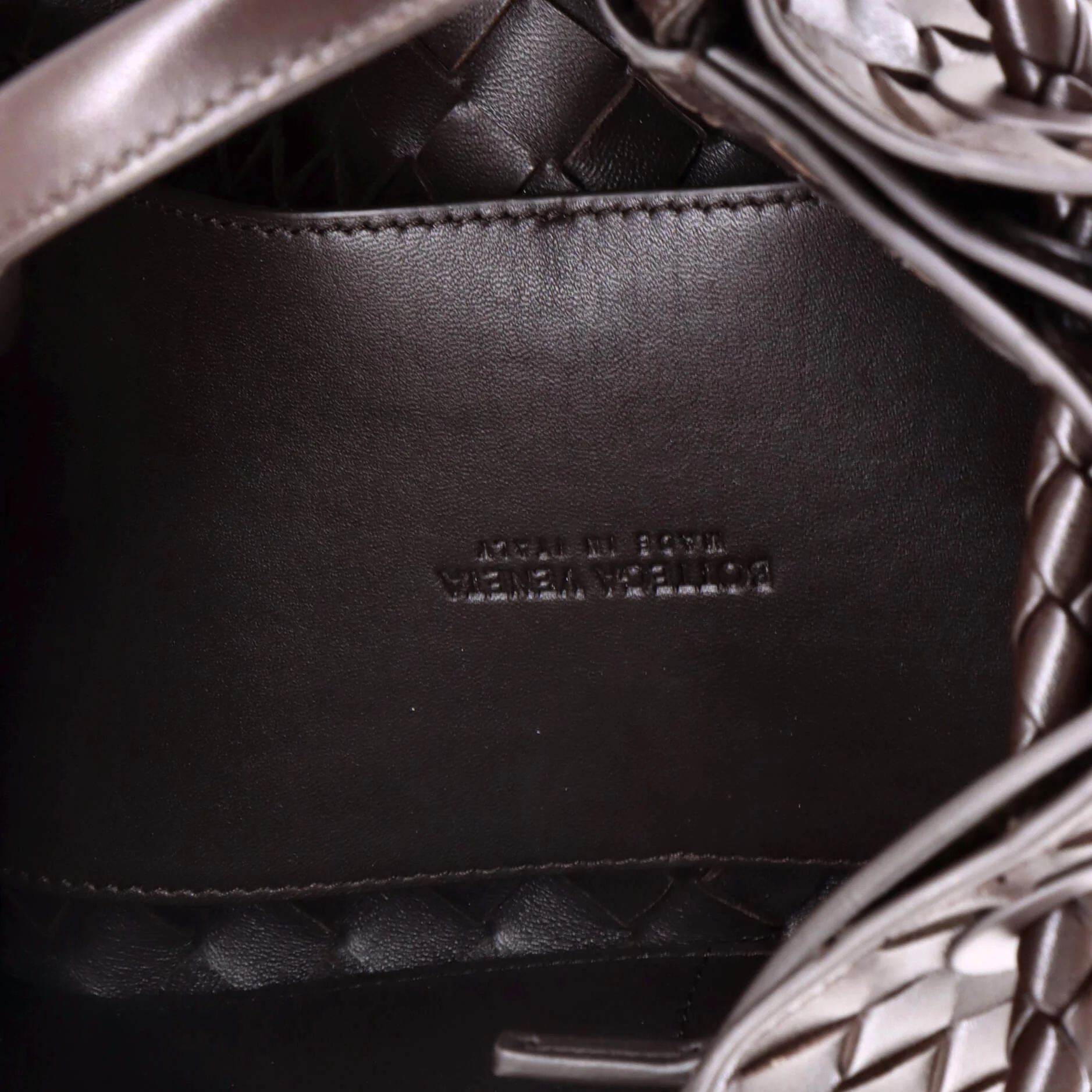 Andiamo Top Handle Bag Intrecciato Nappa Medium - Image 5