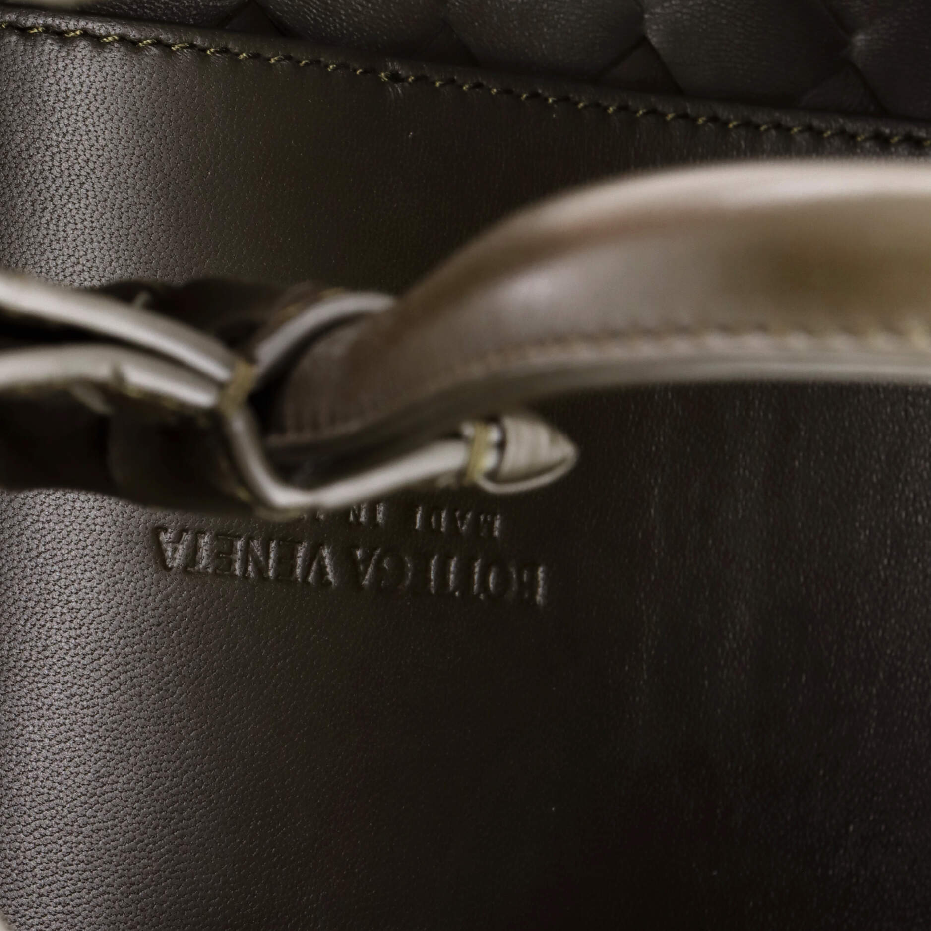 Andiamo Top Handle Bag Intrecciato Nappa Small - Image 5
