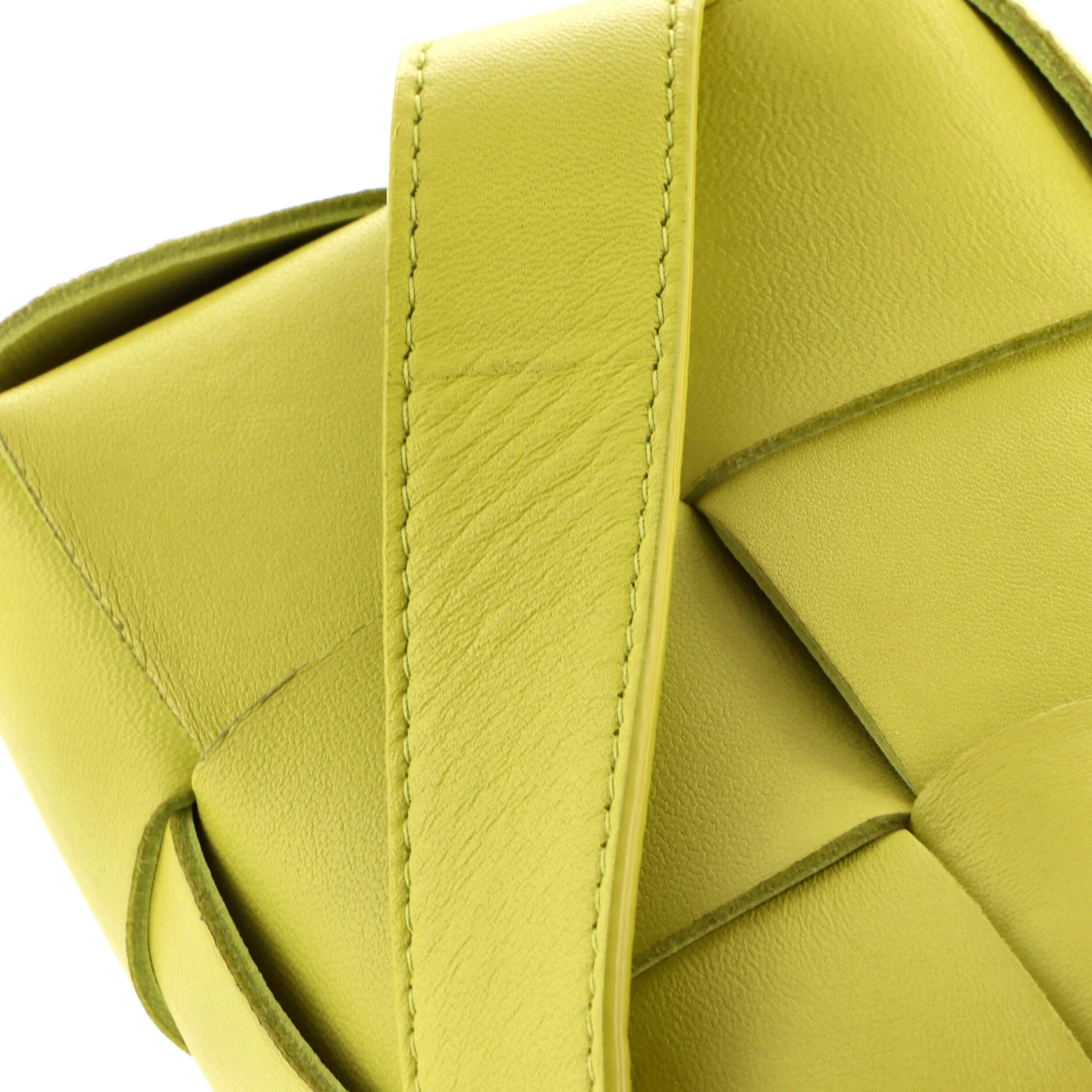 Cassette Belt Bag Maxi Intrecciato Leather - Image 6