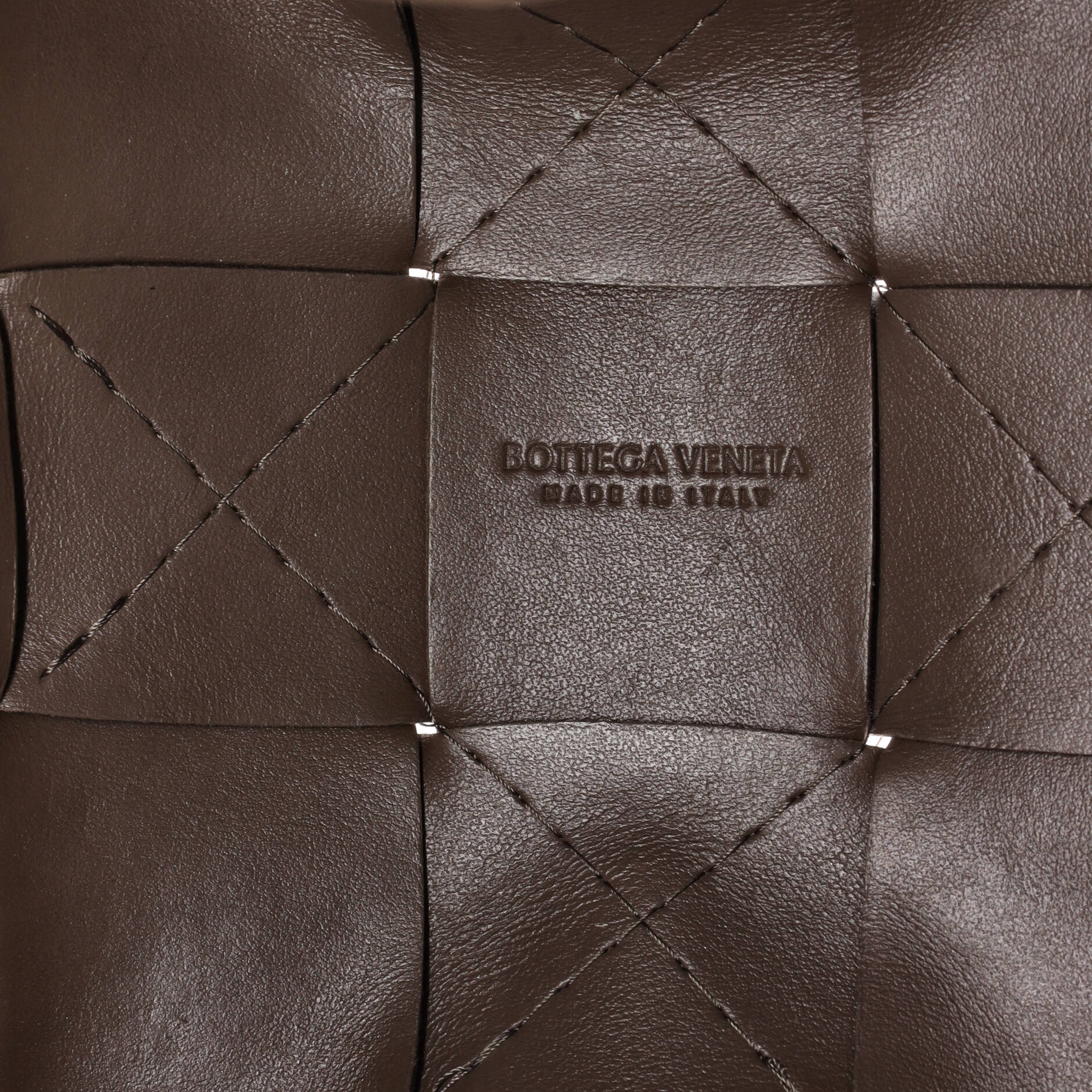 Cassette Bucket Bag Maxi Intrecciato Leather Small - Image 5