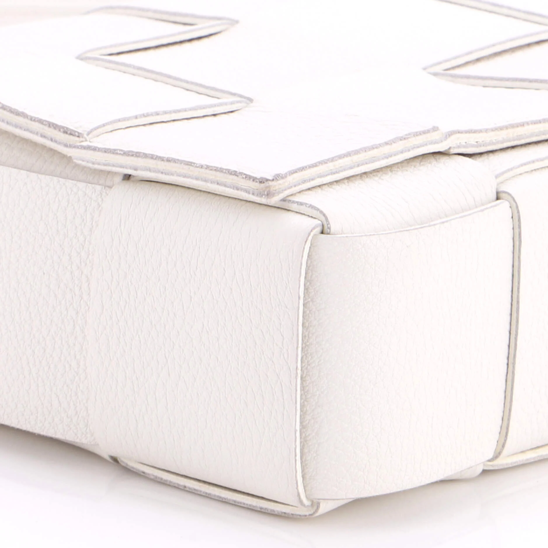 Cassette Crossbody Bag Maxi Intrecciato Grained Leather - Image 6