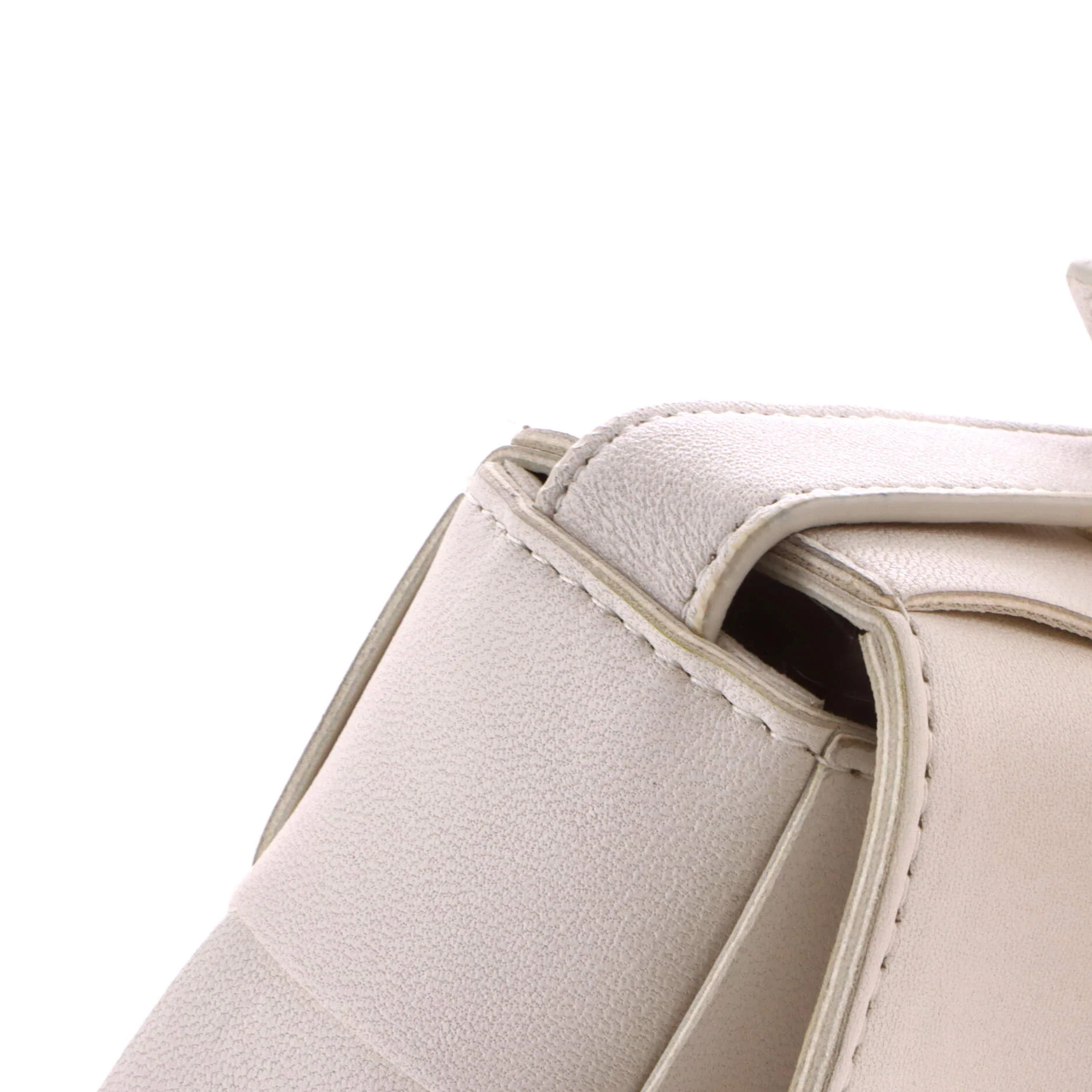 Cassette Crossbody Bag Maxi Intrecciato Leather Candy - Image 6
