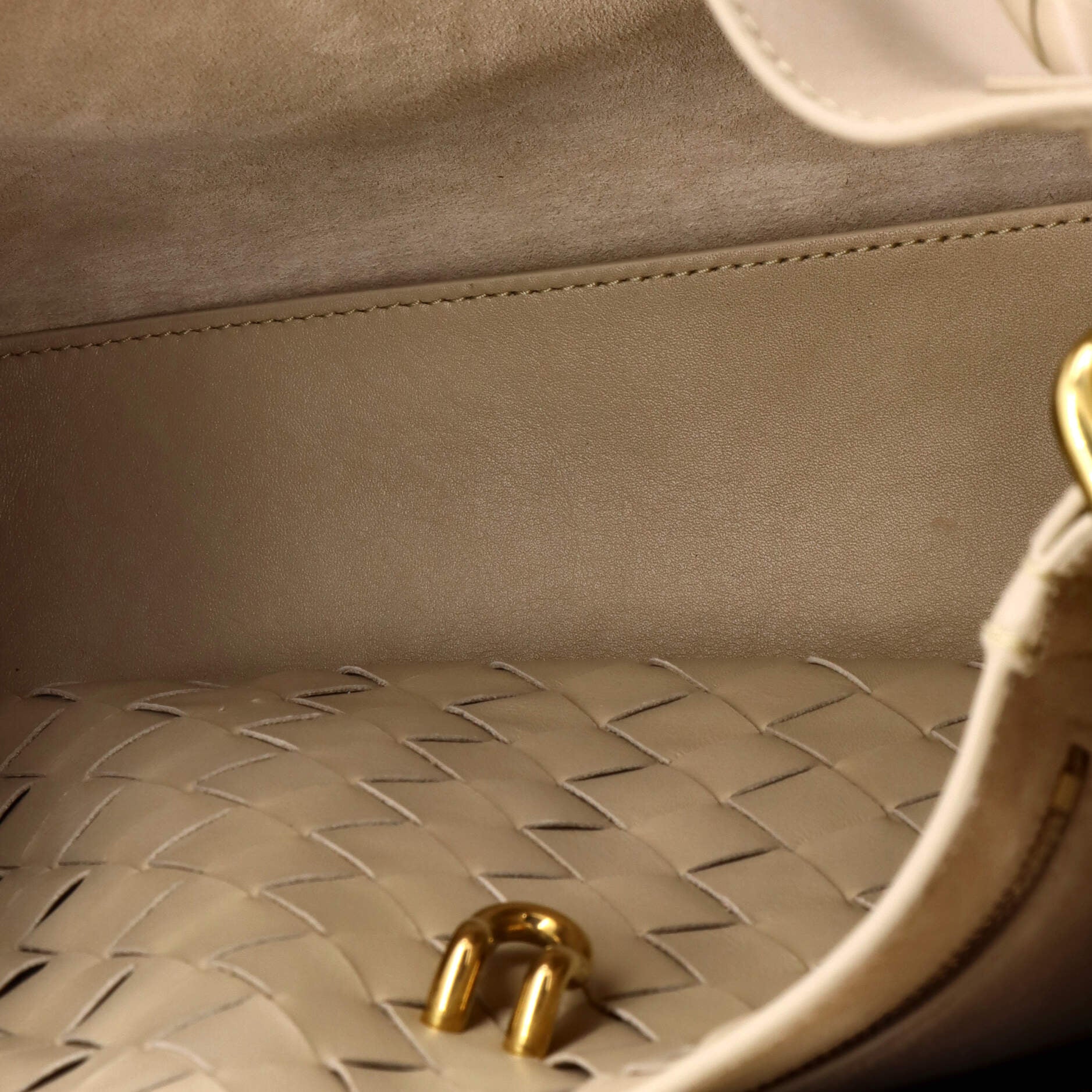 Ciao Ciao Top Handle Bag Leather with Intrecciato Detail Medium - Image 5