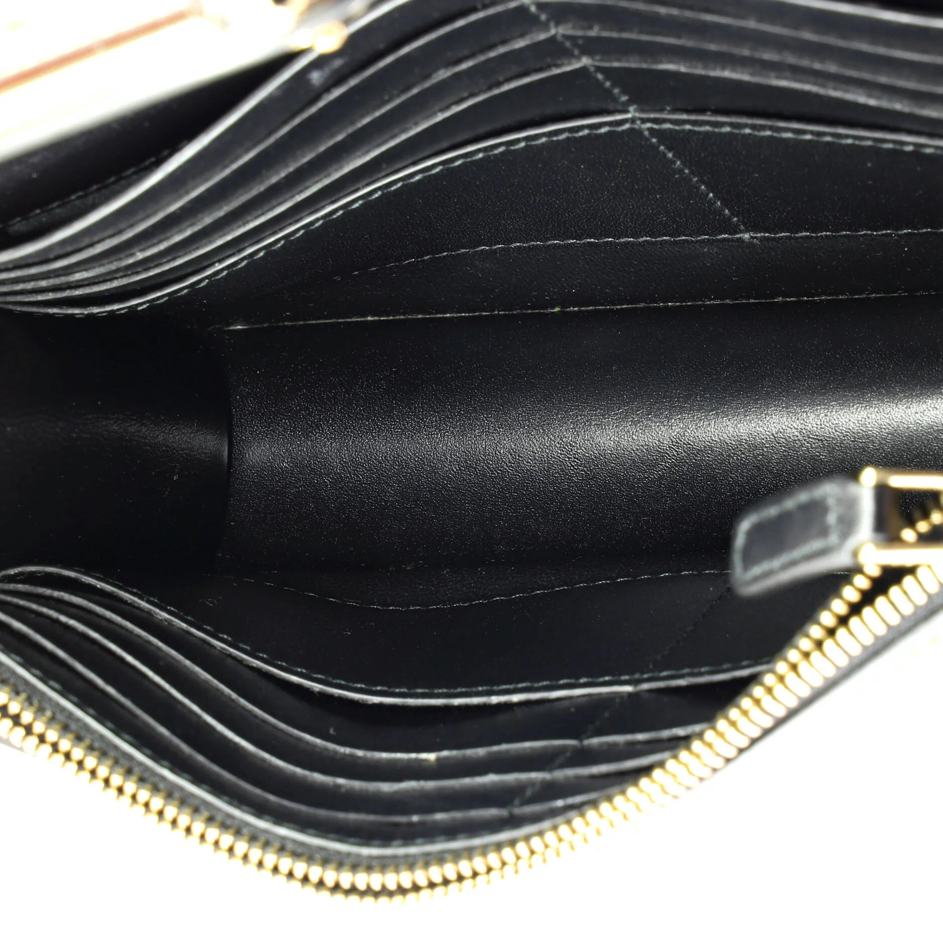 Serpenti Forever Wallet on Chain Patent - Image 9