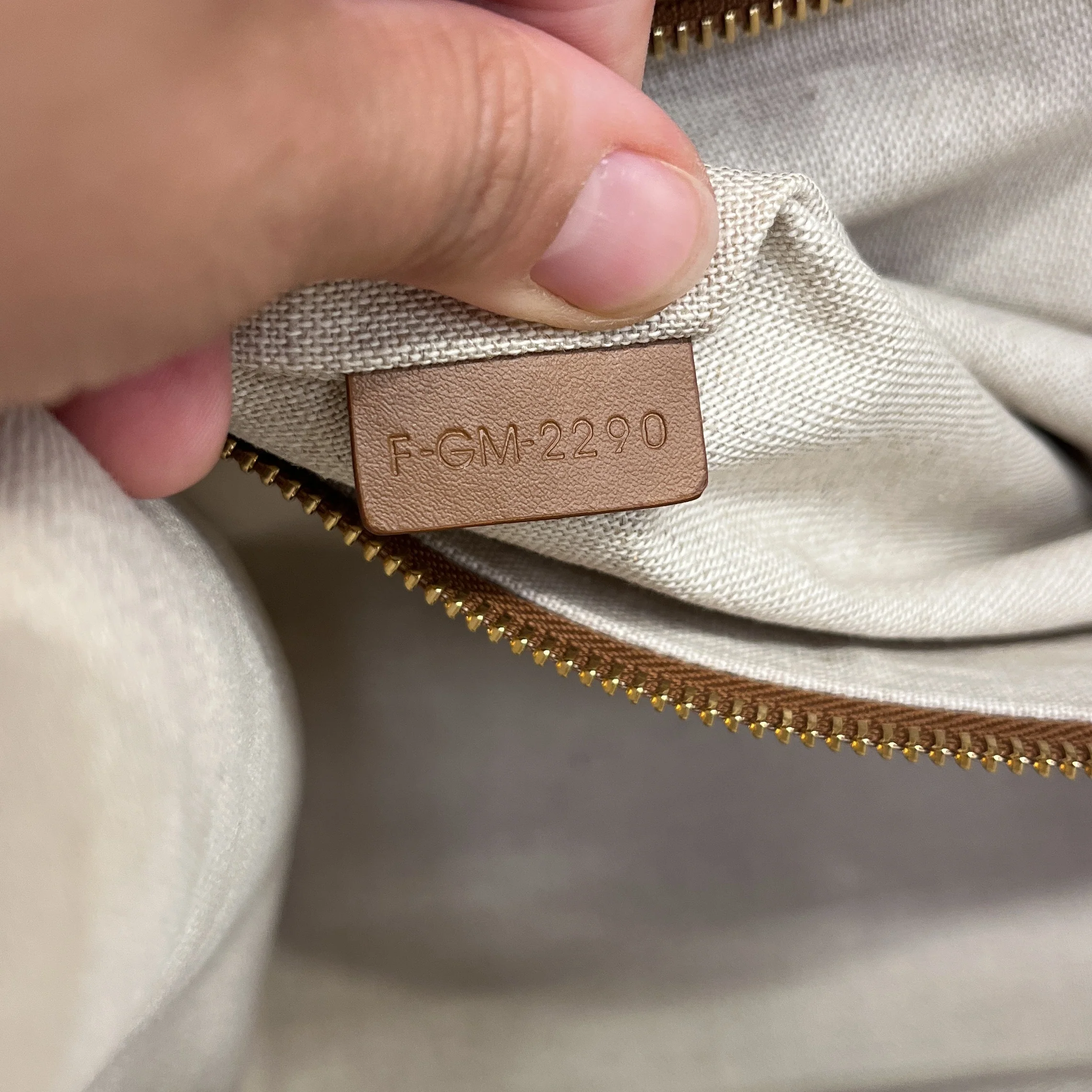 Horizontal Cabas Tote Triomphe Canvas - Image 8