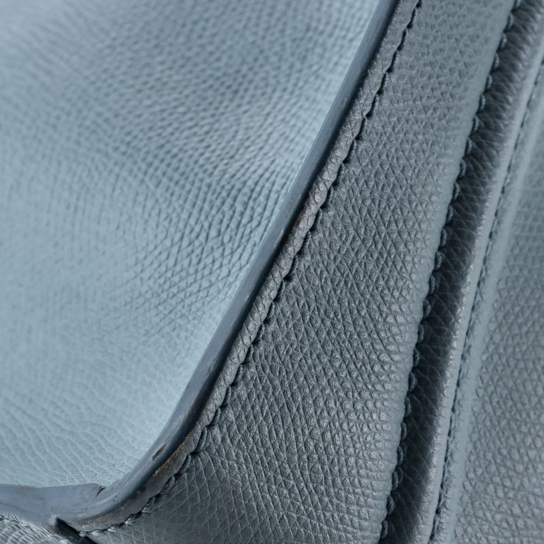 Phantom Bag Grainy Leather Medium - Image 6