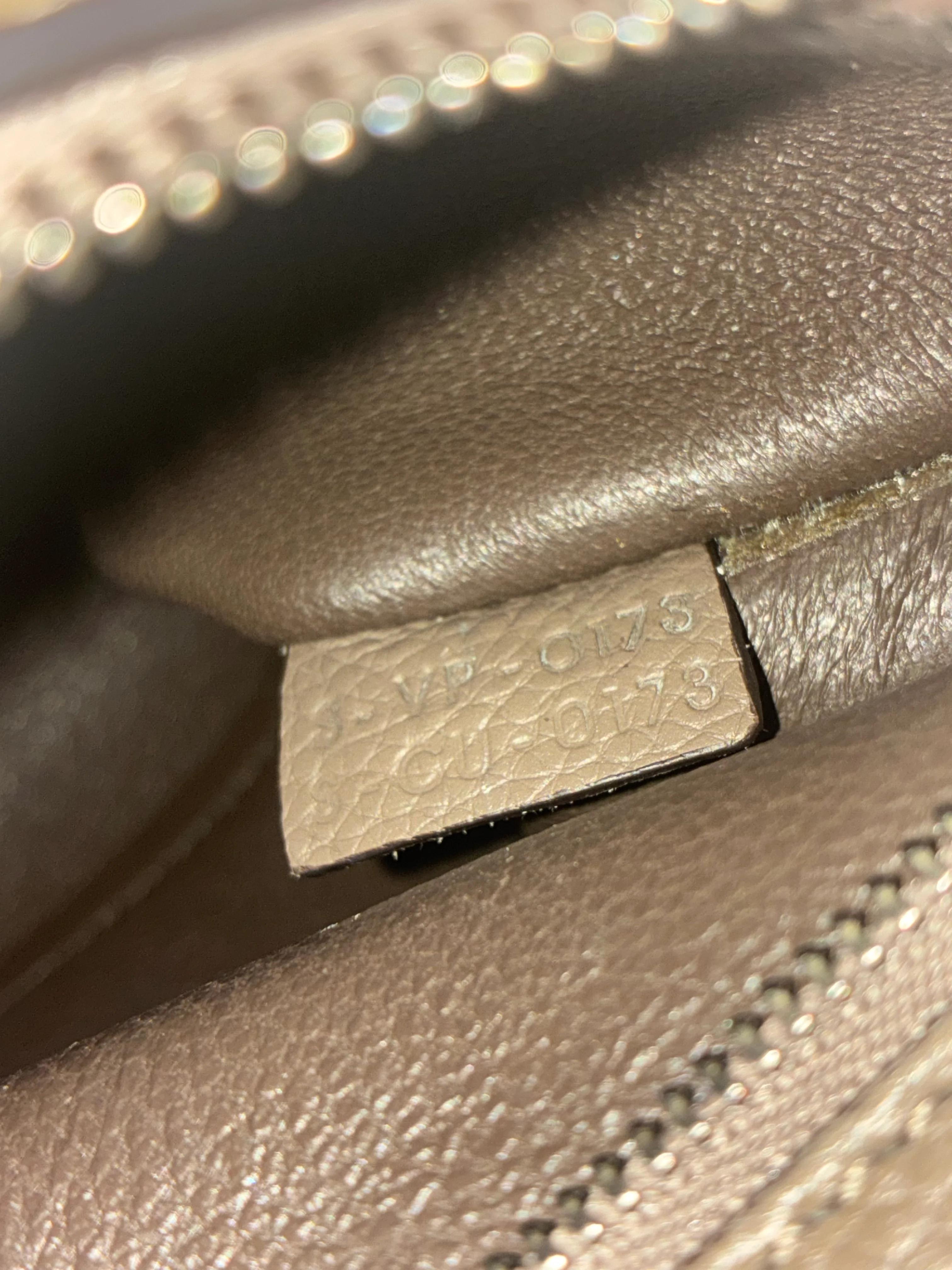 Trapeze Bag Leather Medium - Image 8