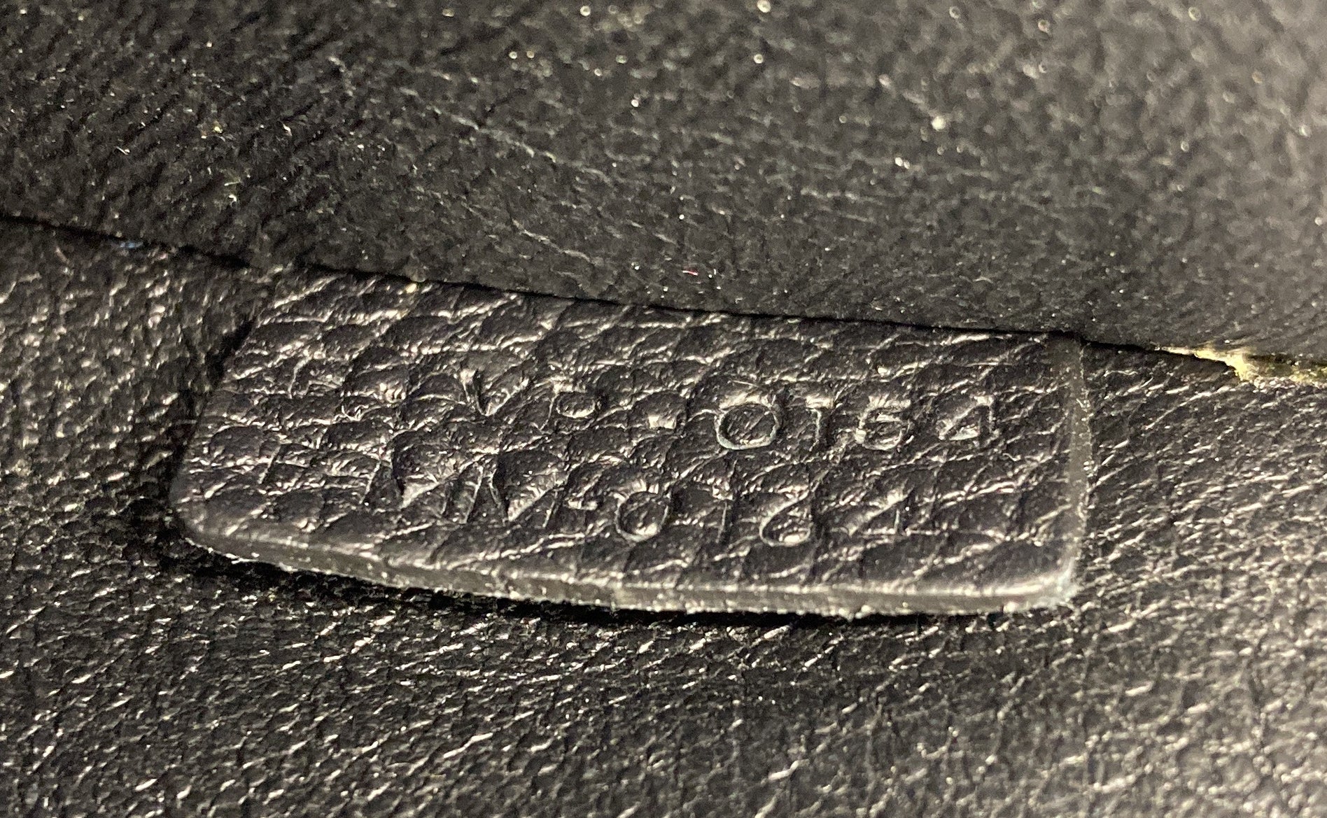 Trapeze Bag Leather Medium - Image 7