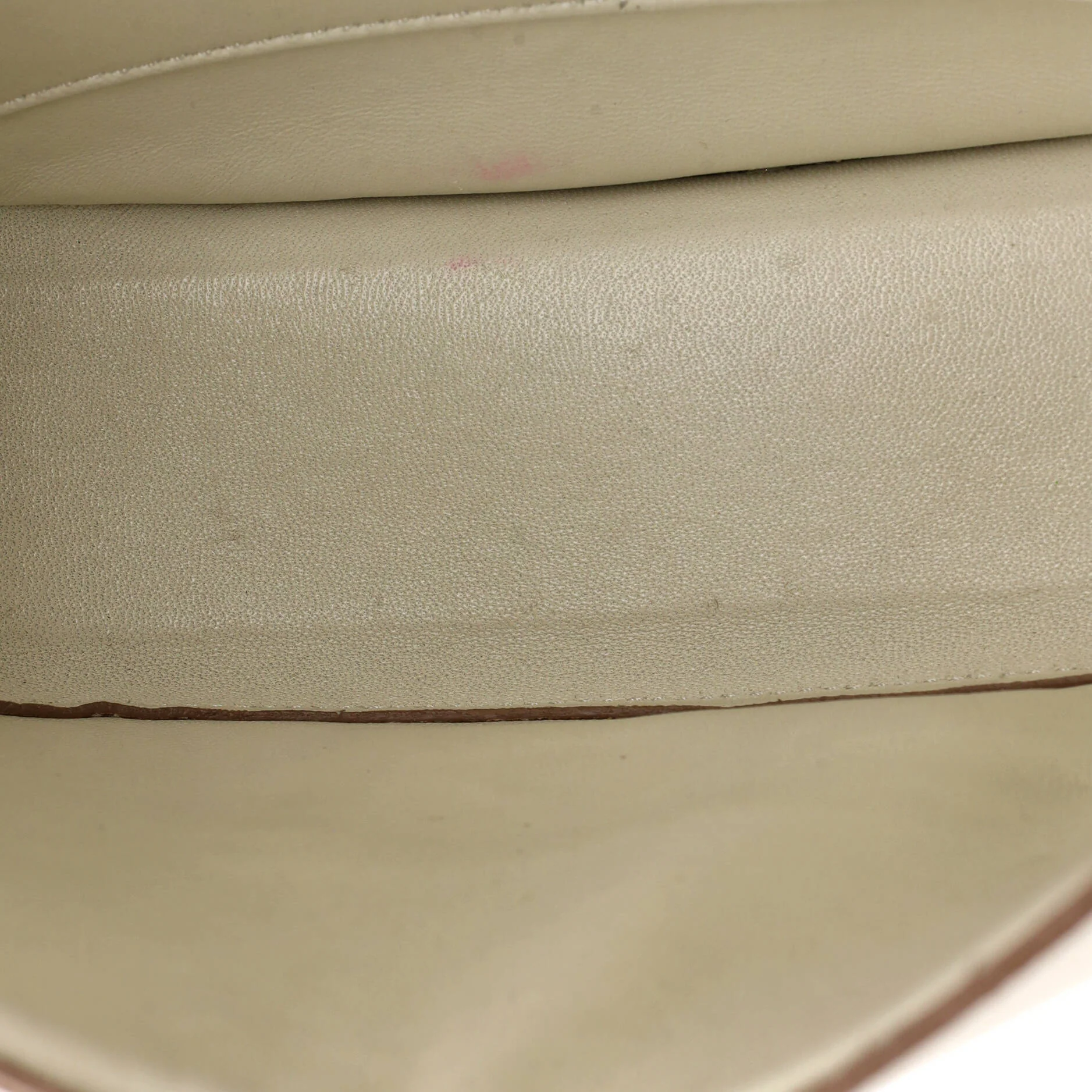 Trotteur Crossbody Bag Grainy Leather Medium - Image 5