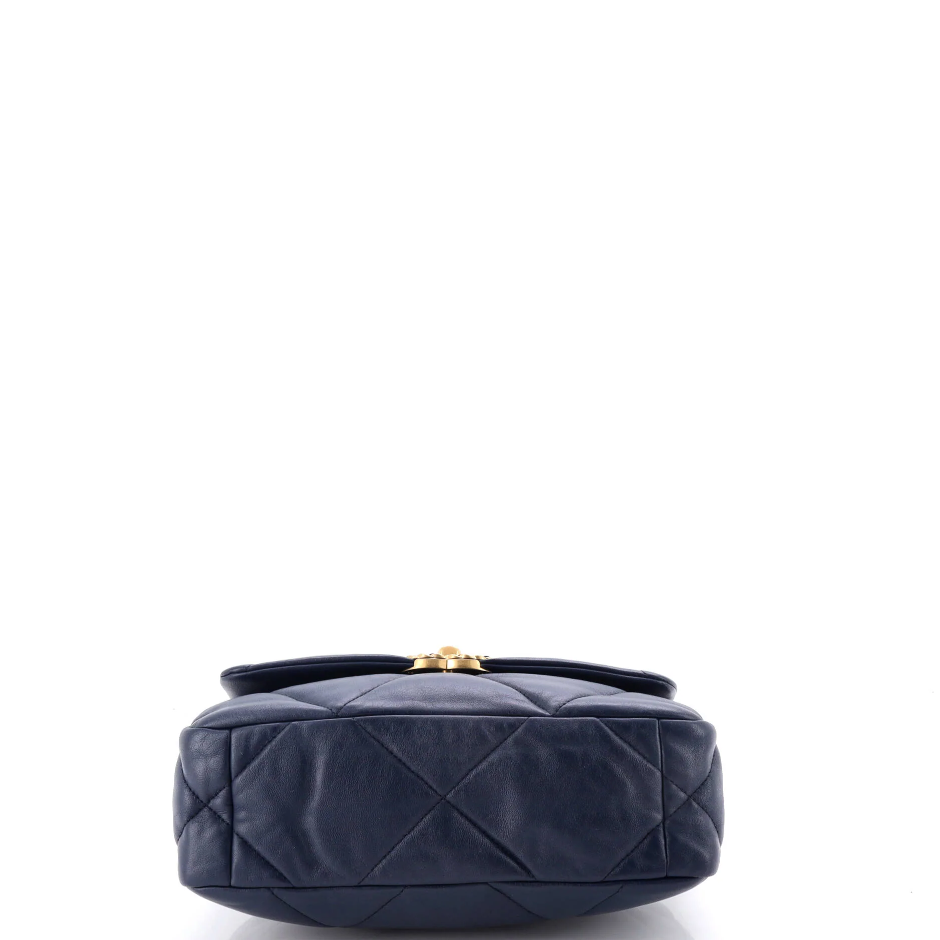 19 Flap Bag Quilted Leather Medium - Image 4
