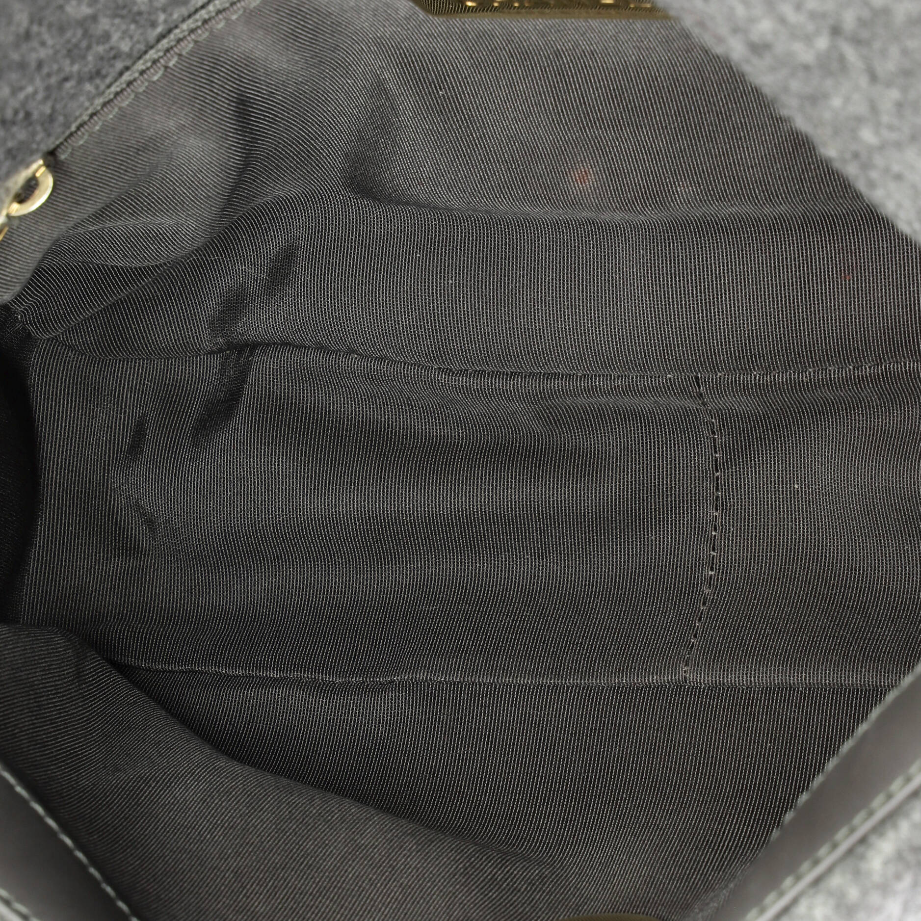 19 Flap Bag Quilted Wool Medium - Image 5
