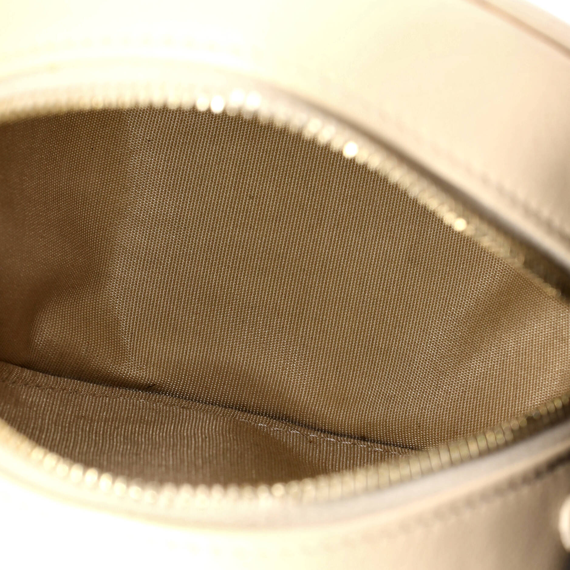 19 Round Clutch with Chain Quilted Leather - Image 5