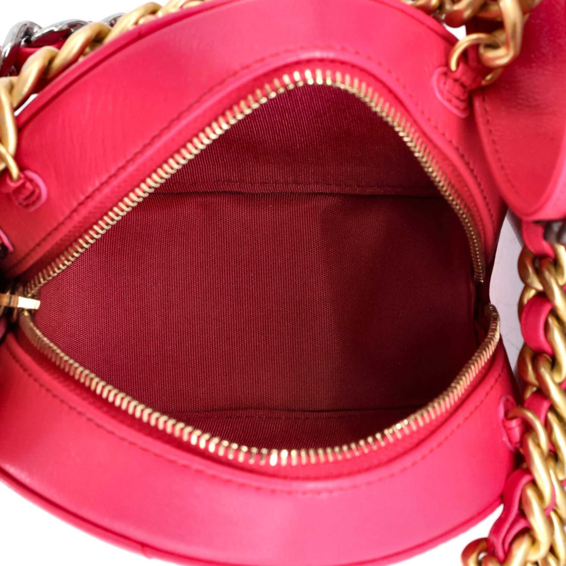 19 Round Clutch with Chain Quilted Leather - Image 5