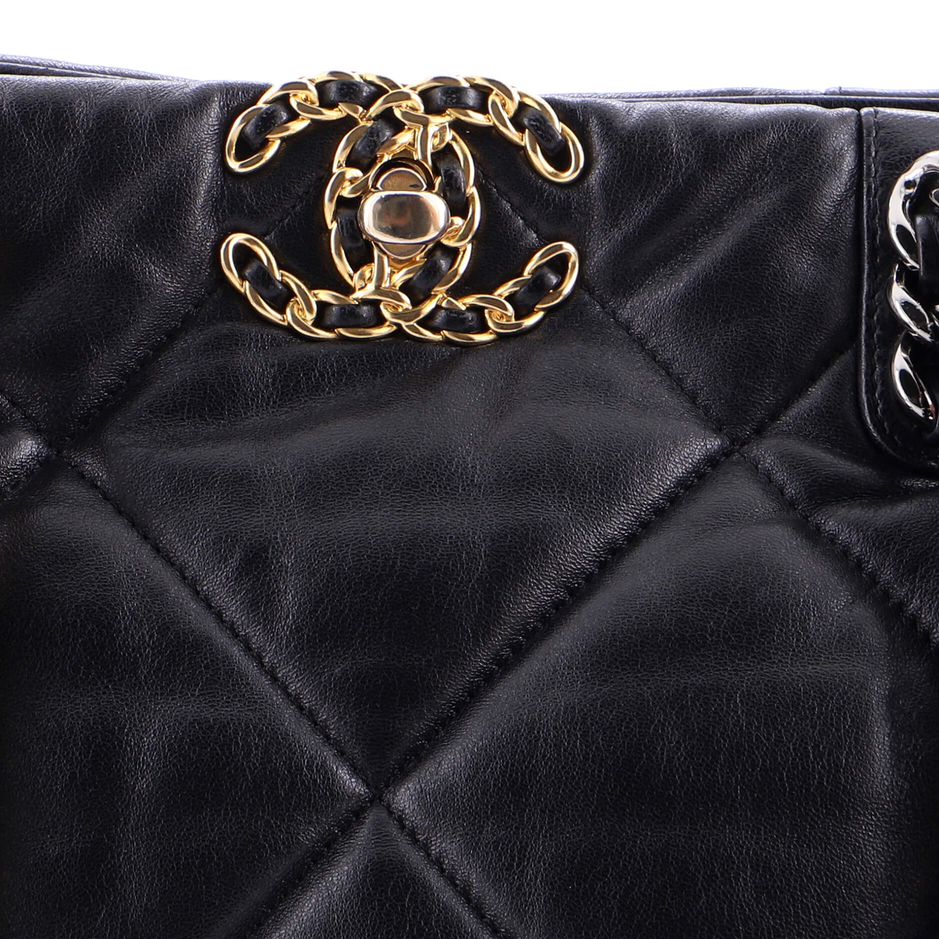 19 Shopping Bag Quilted Leather Medium - Image 7