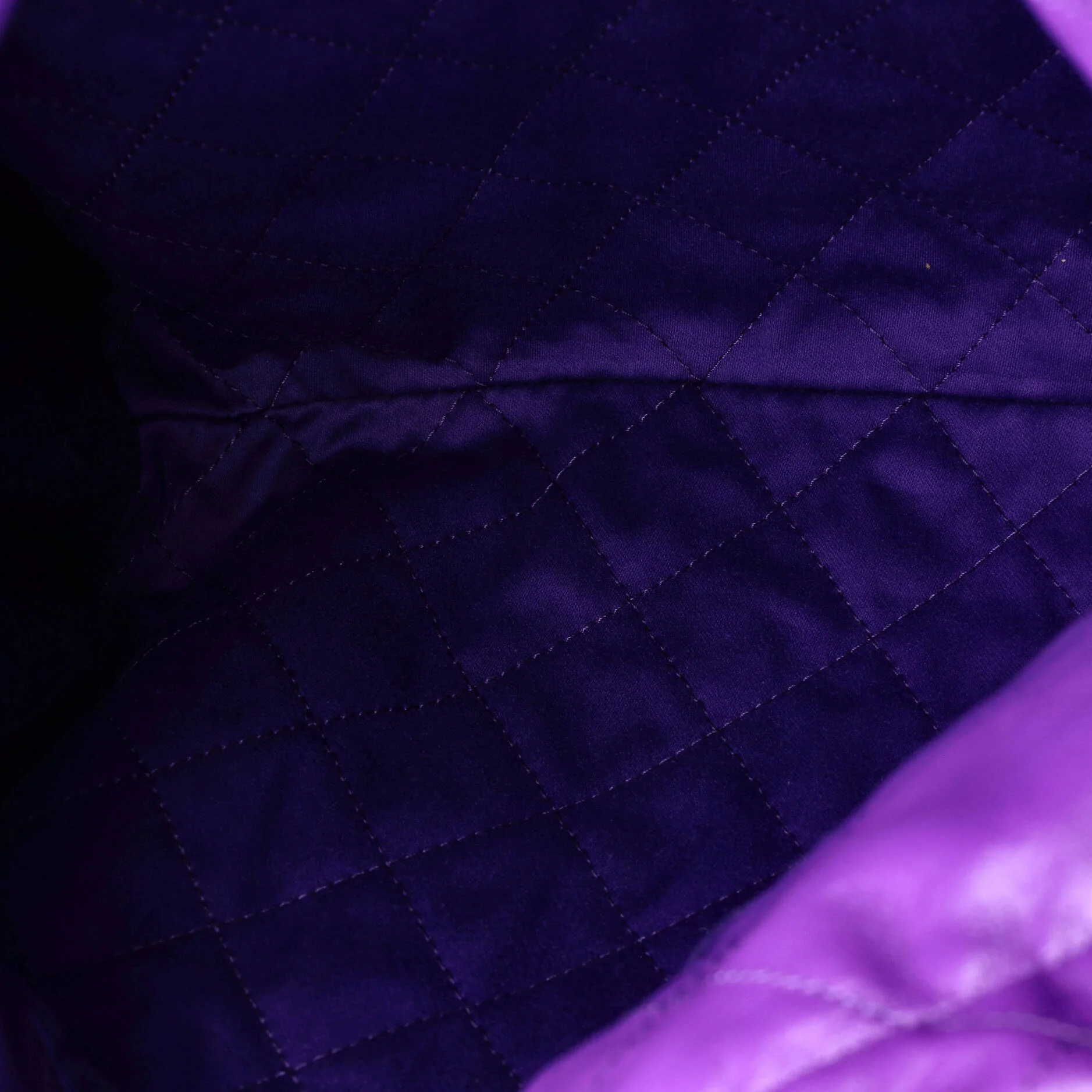 22 Chain Hobo Quilted Calfskin Small - Image 6