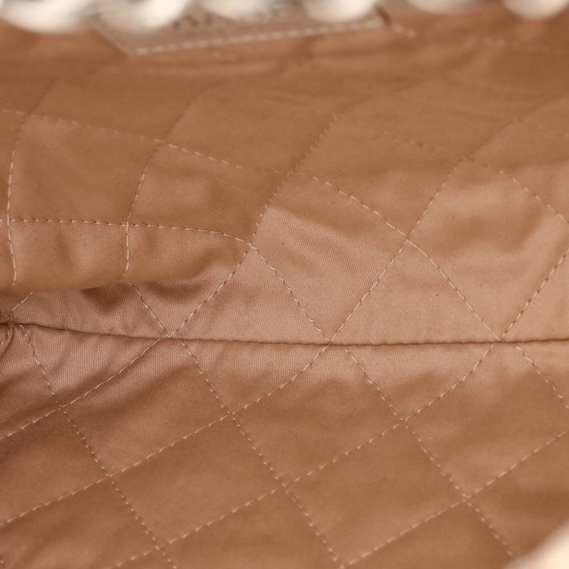 22 Chain Hobo Quilted Calfskin Small - Image 6