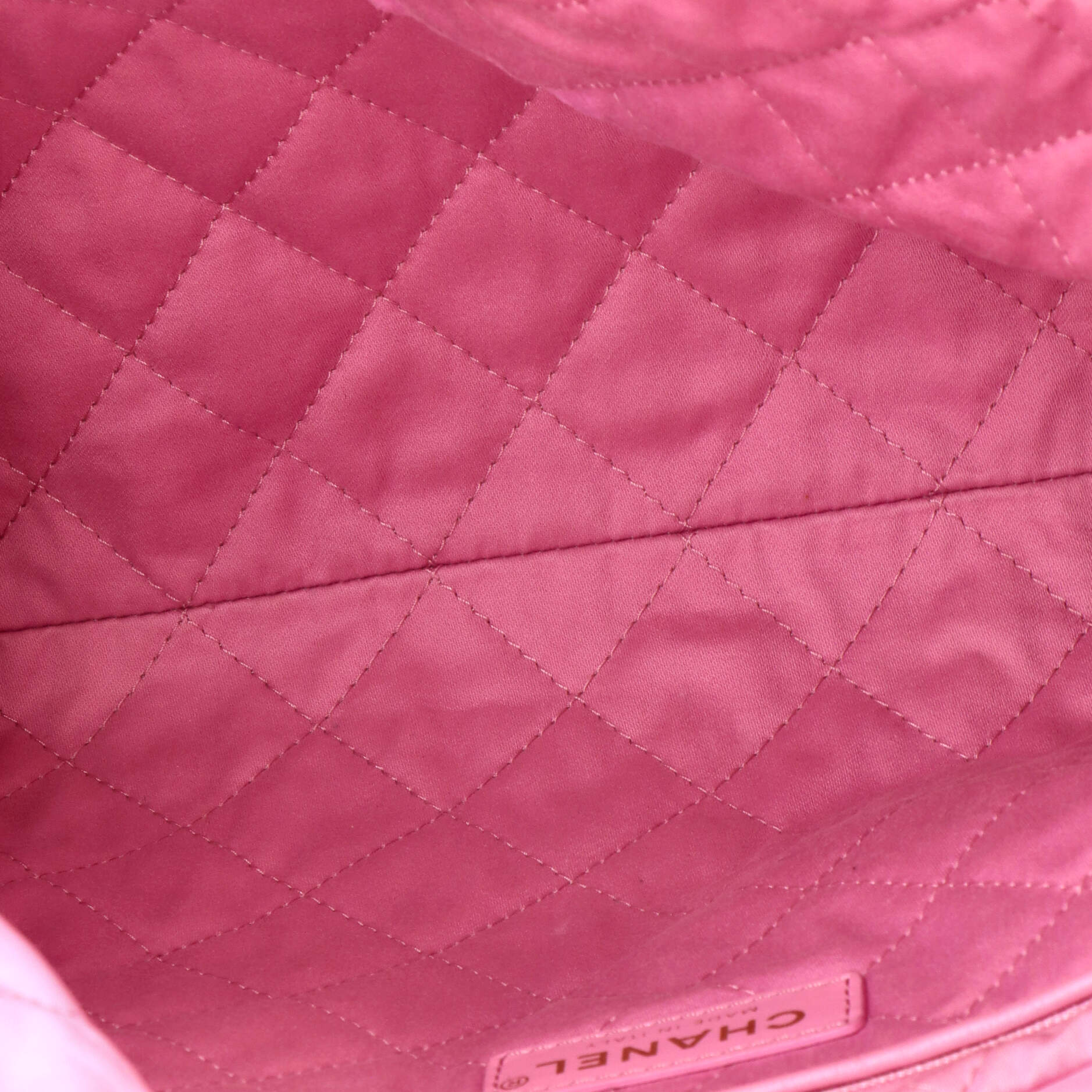 22 Chain Hobo Quilted Calfskin Small - Image 6