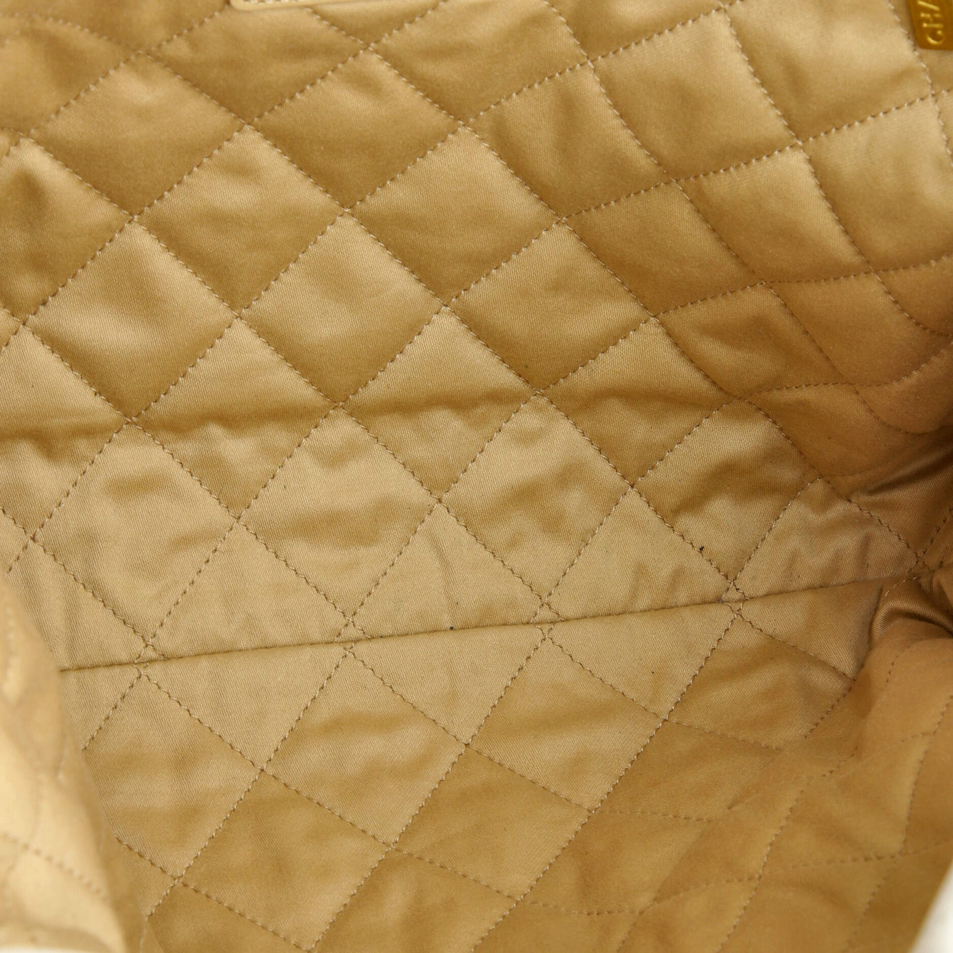 22 Chain Hobo Quilted Calfskin Small - Image 6