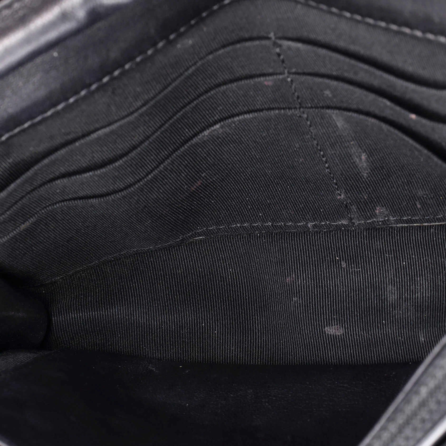 Wallet on Chain Quilted Patent - Image 6