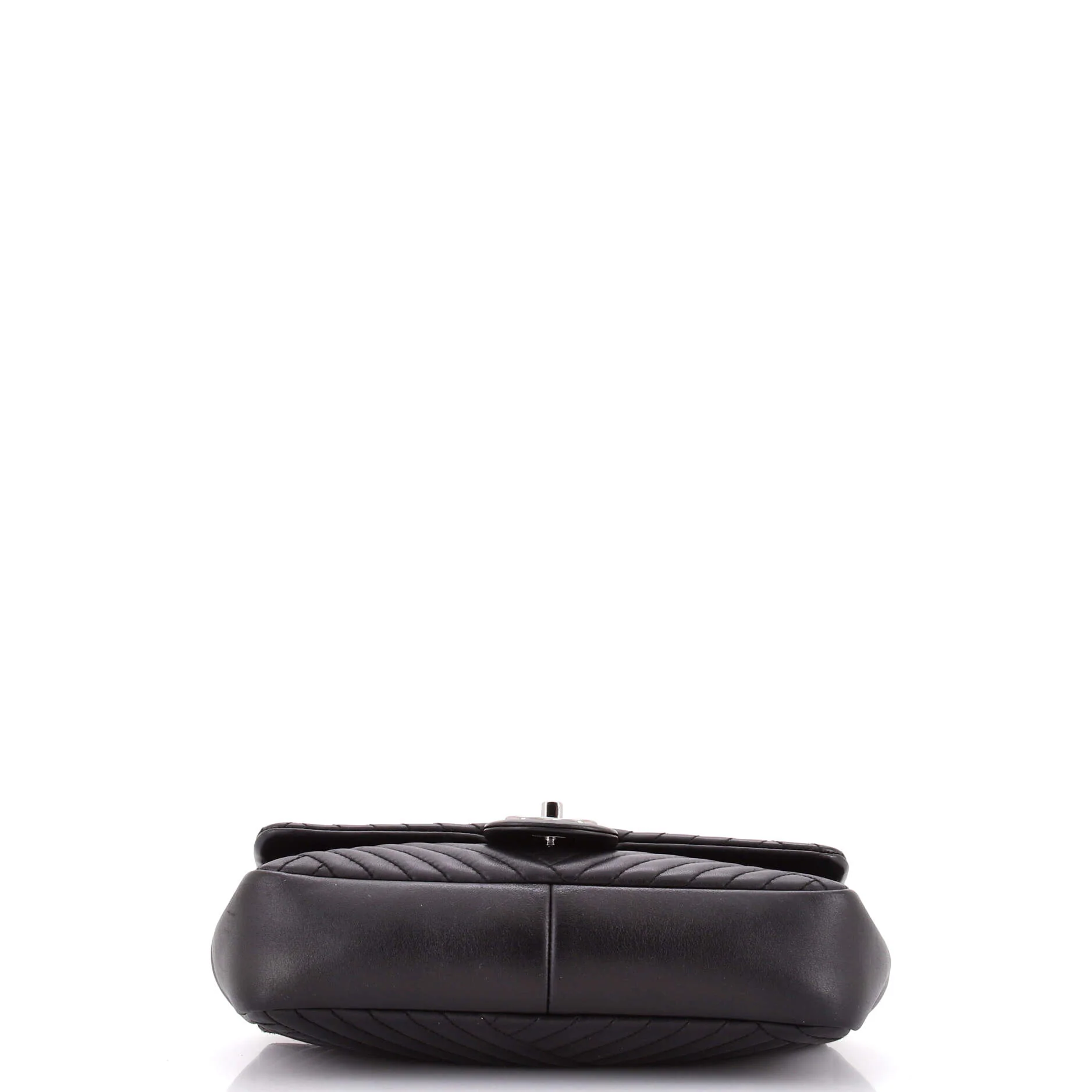 CC Crossing Flap Bag Chevron Lambskin Medium - Image 4