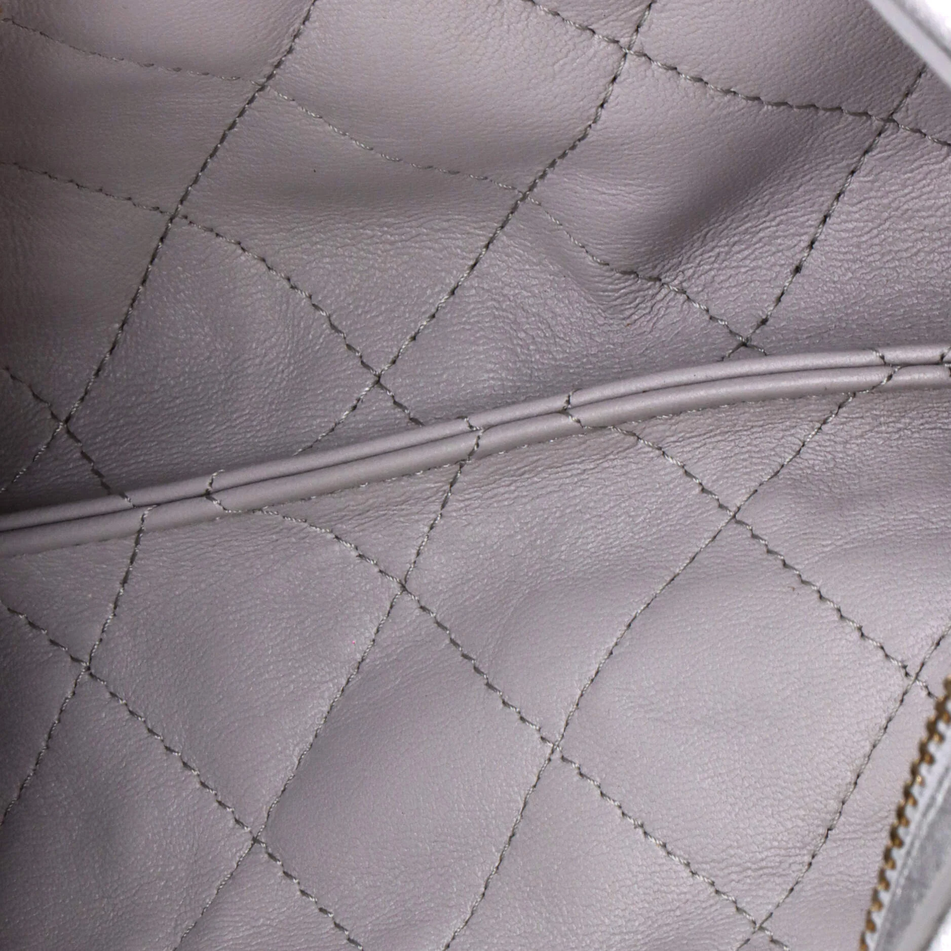 CC Pearl Pleat Zip Clutch with Chain Shiny Lambskin - Image 5