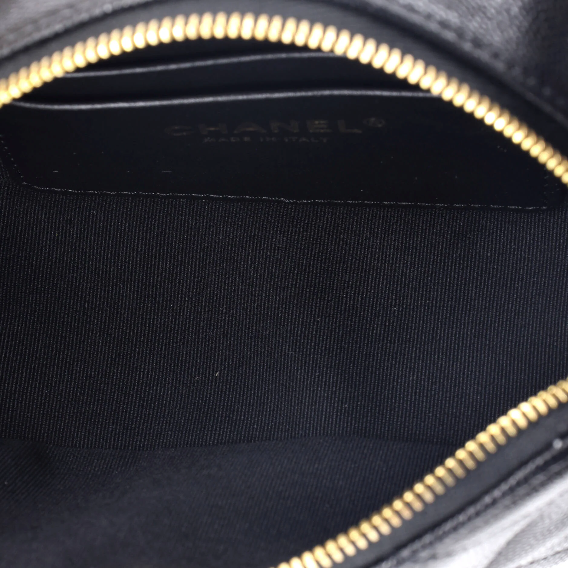 CC You Camera Bag Quilted Caviar Mini - Image 5