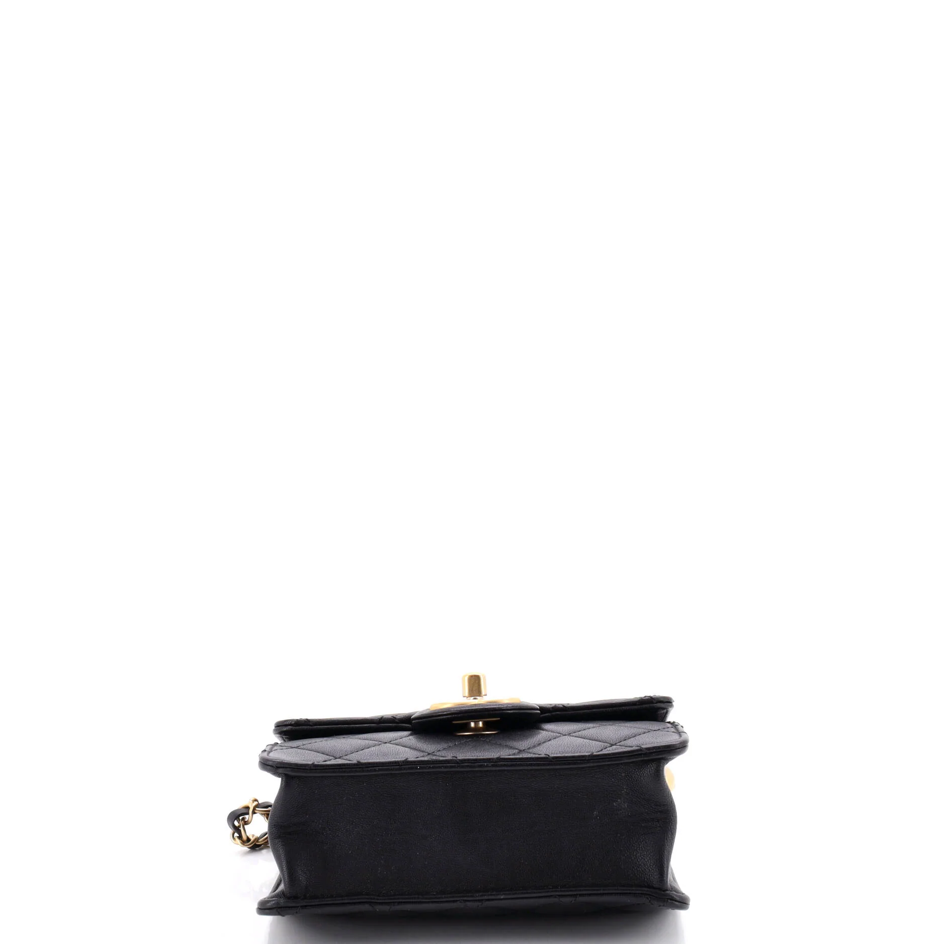 Chic Pearls Flap Bag Quilted Lambskin Mini - Image 5