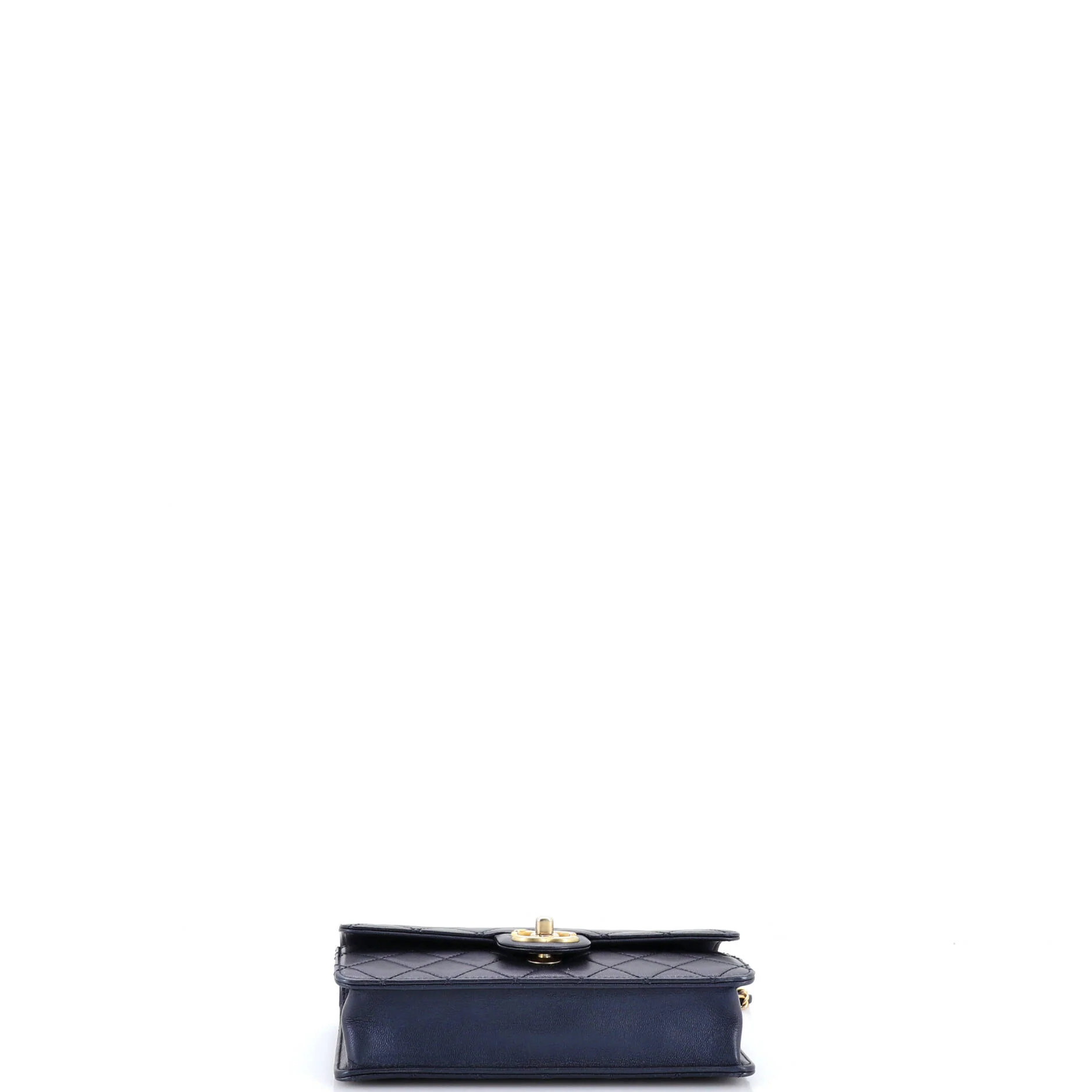 Chic Pearls Flap Bag Quilted Lambskin Small - Image 4