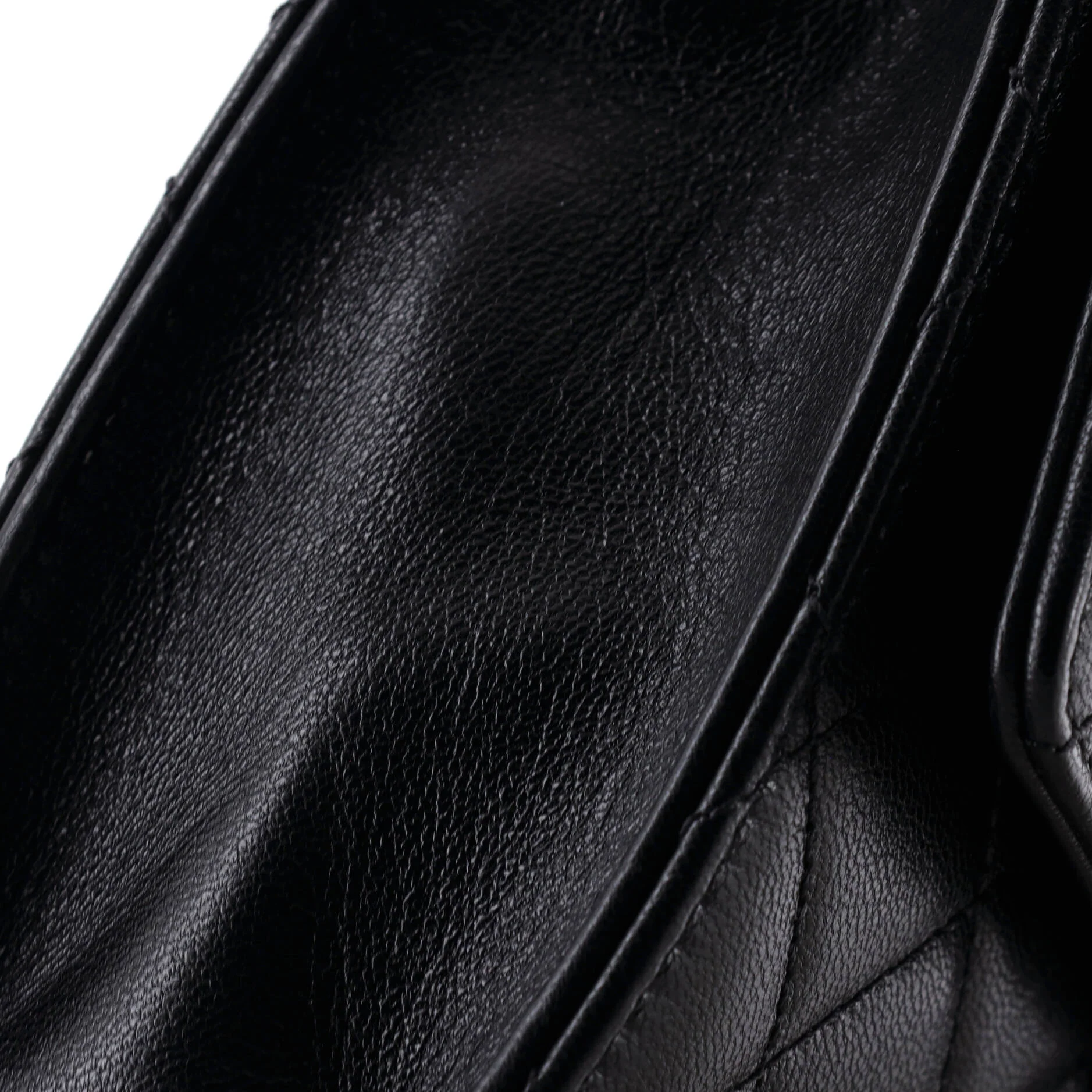 Chic Pearls Flap Bag Quilted Lambskin Small - Image 6