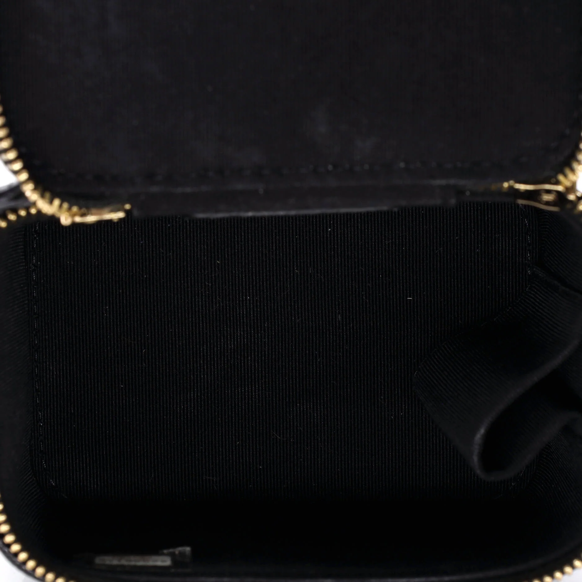 Classic Pearl Vanity Case with Chain Quilted Caviar Mini - Image 6