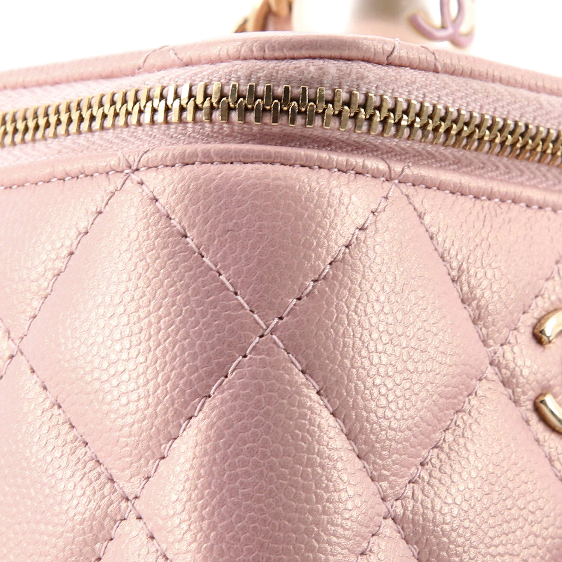Classic Pearl Vanity Case with Chain Quilted Caviar Mini - Image 7