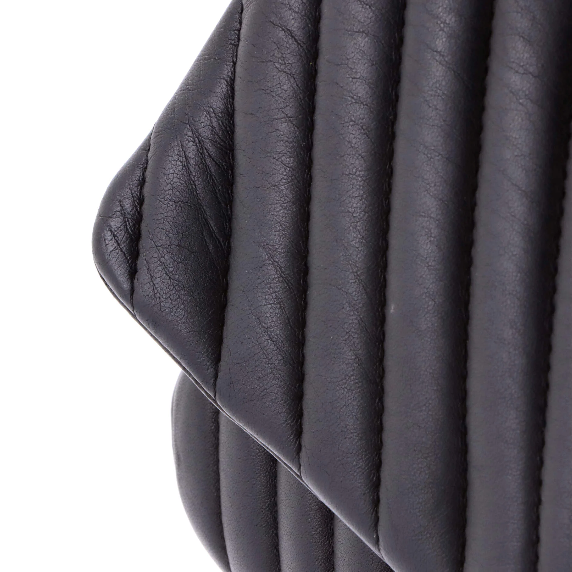 Classic Single Flap Bag Chevron Lambskin Medium - Image 6